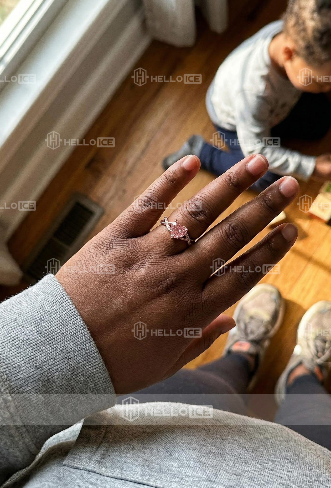 Helloice Review Image