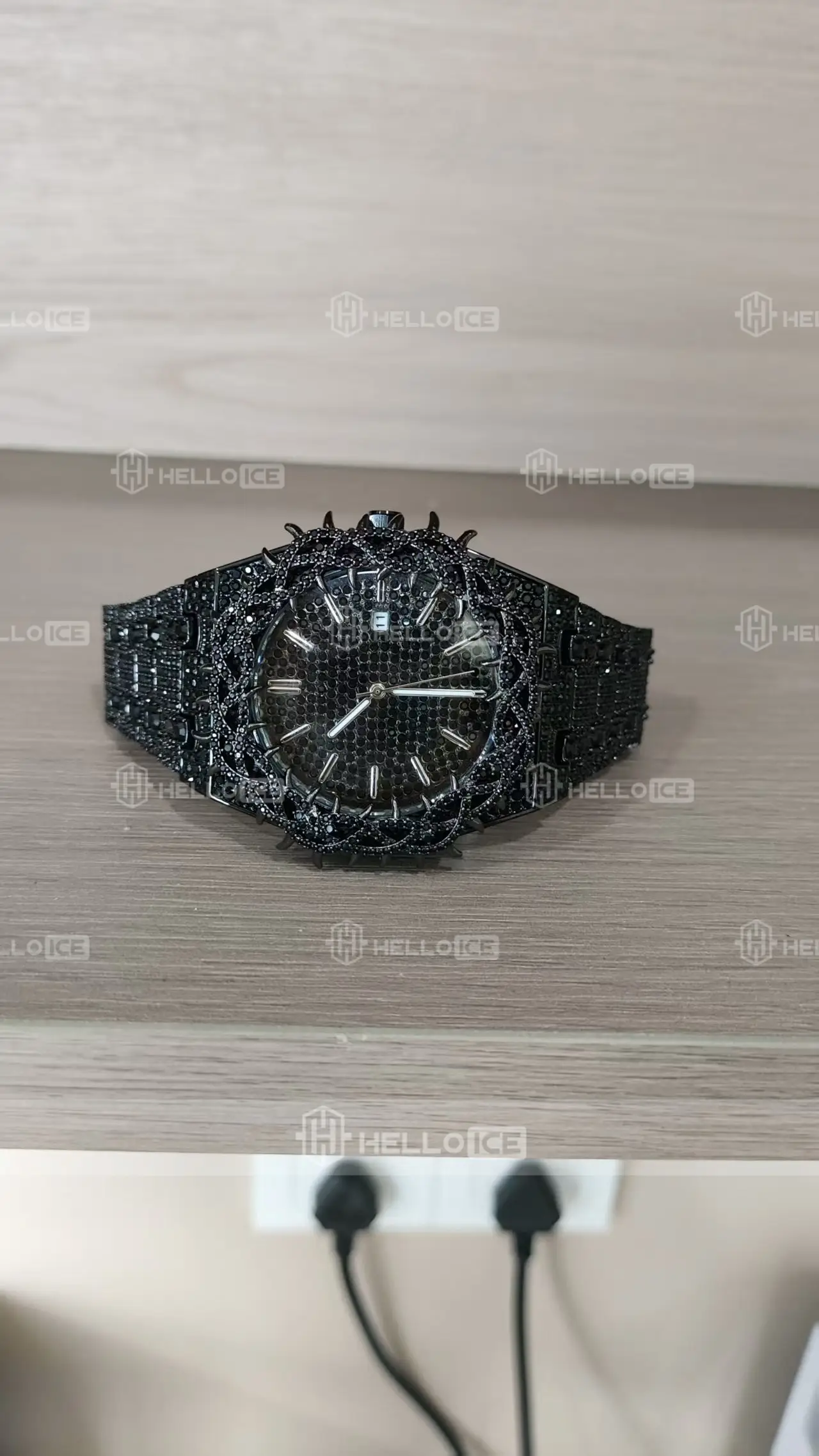 Helloice Review Image