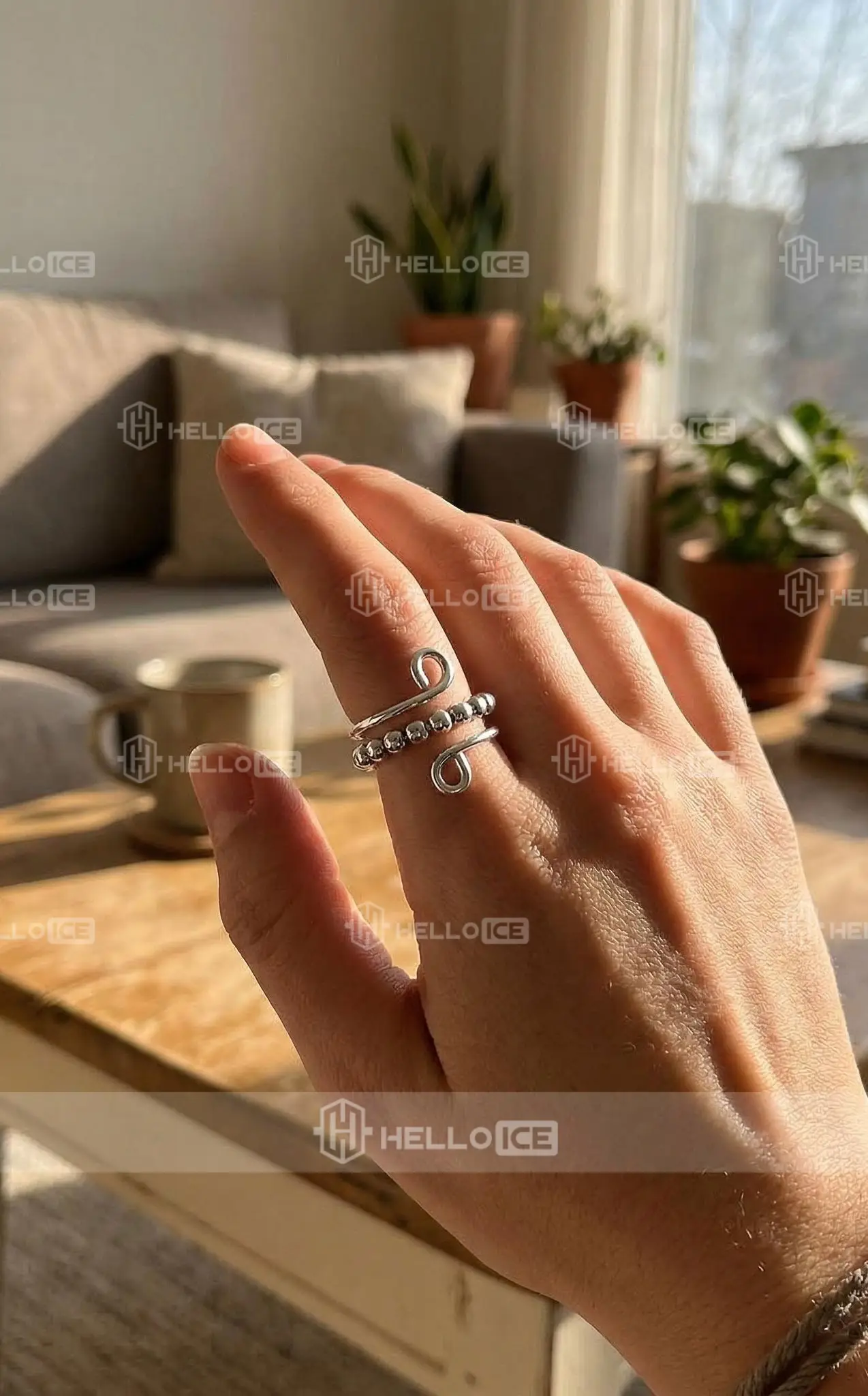Helloice Review Image