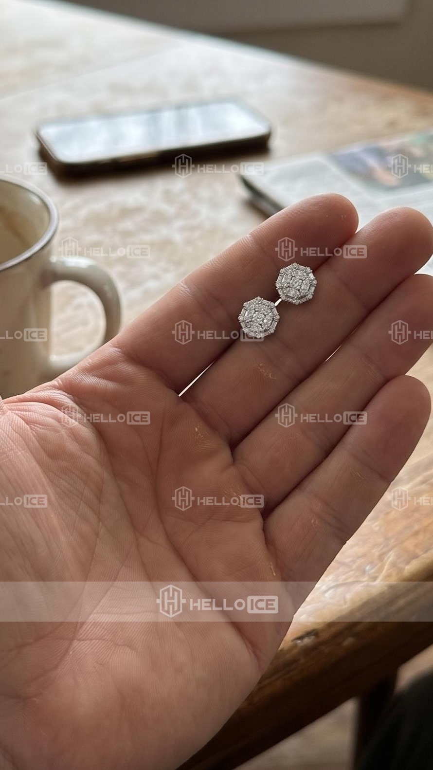 Helloice Review Image