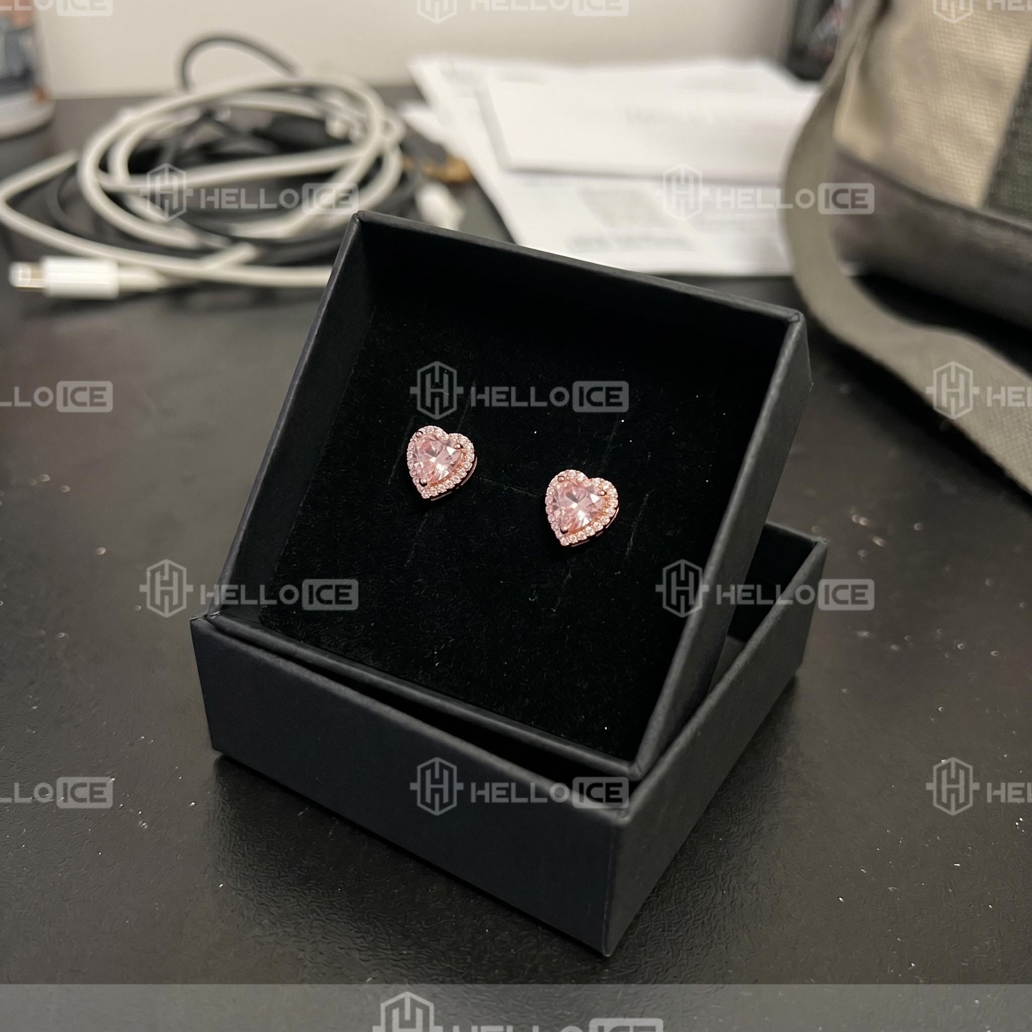 Helloice Review Image