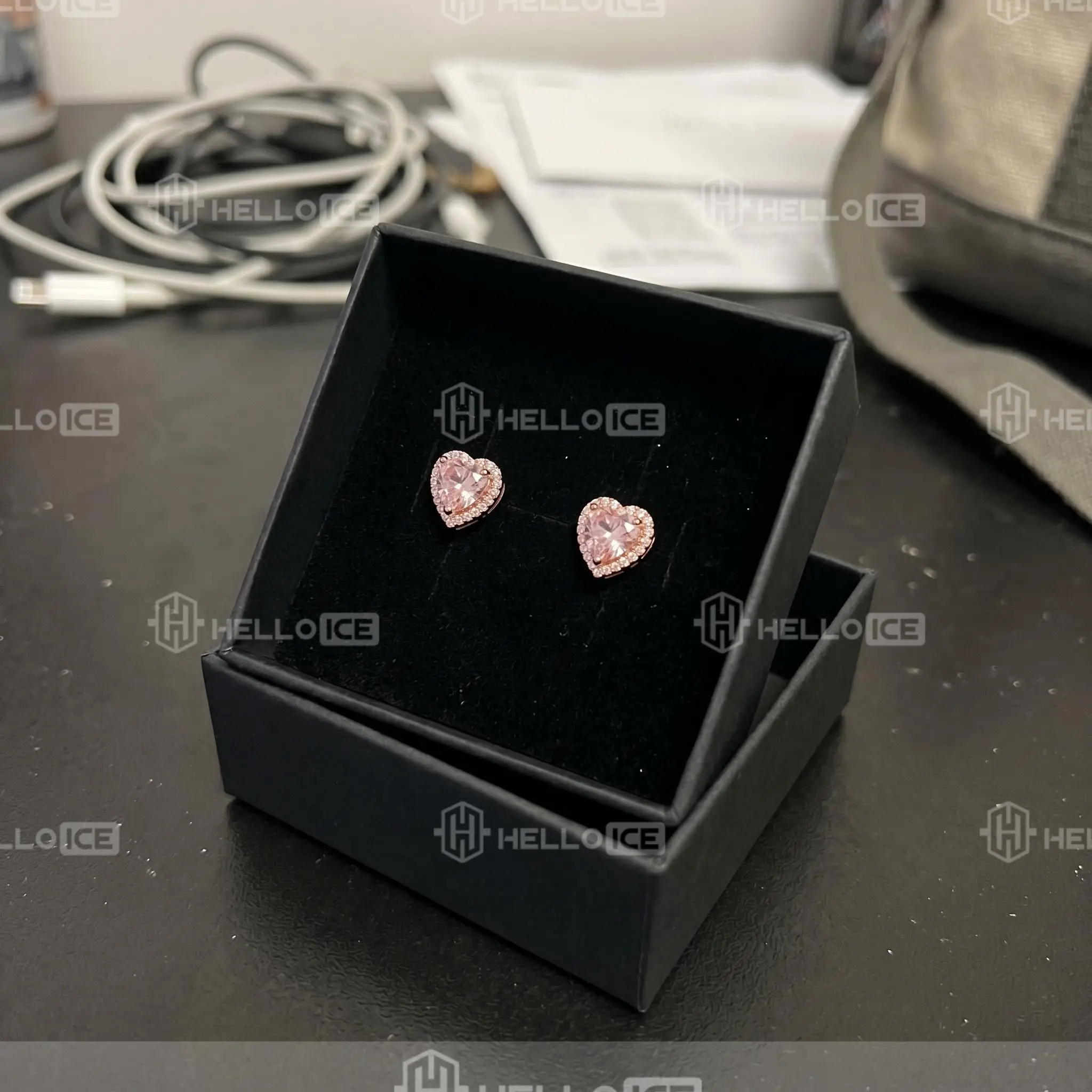 Helloice Review Image