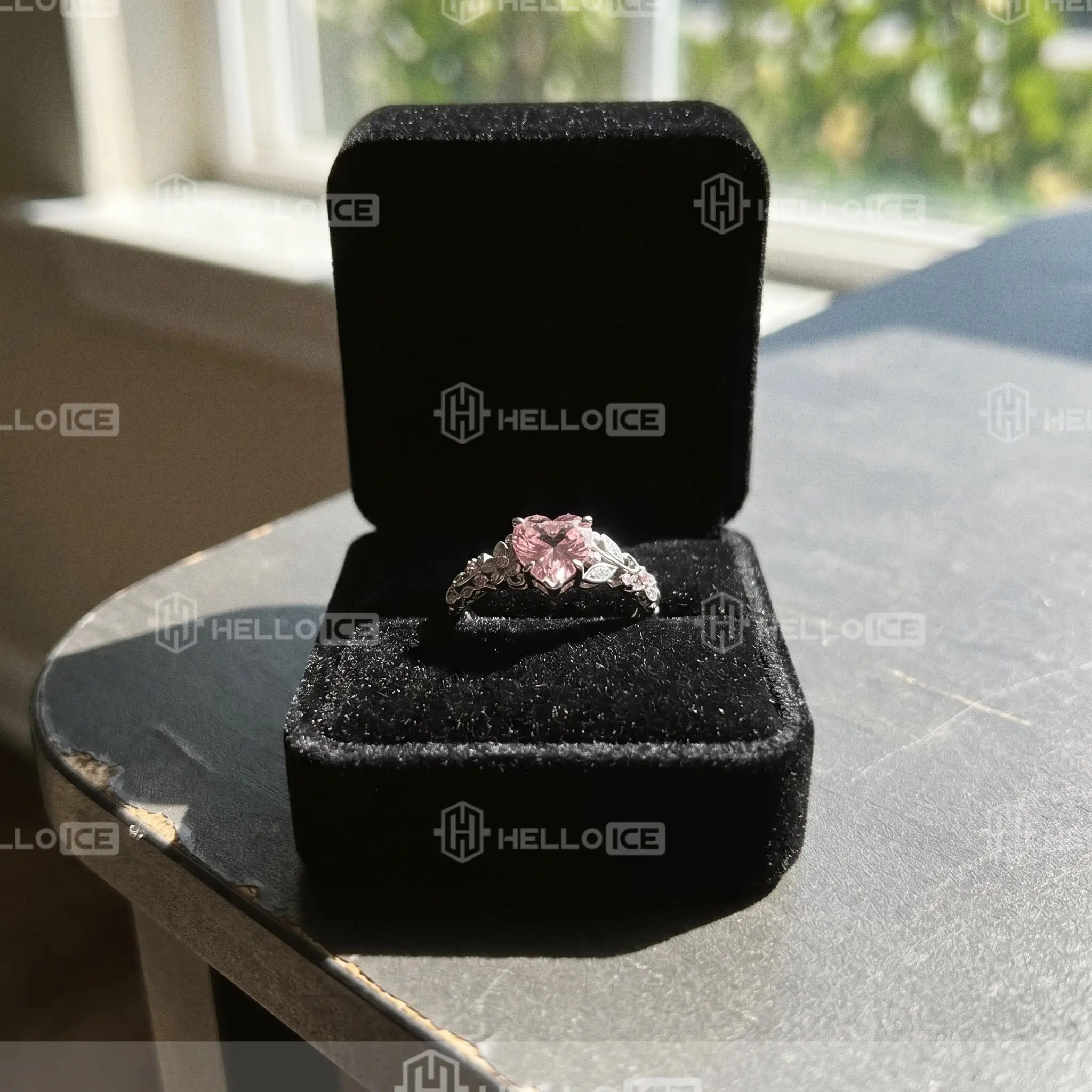 Helloice Review Image