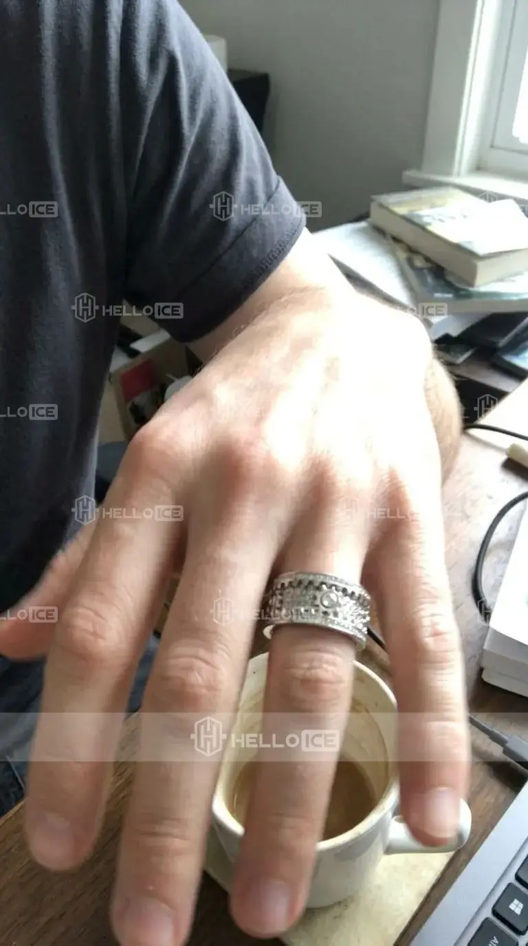 Helloice Review Image