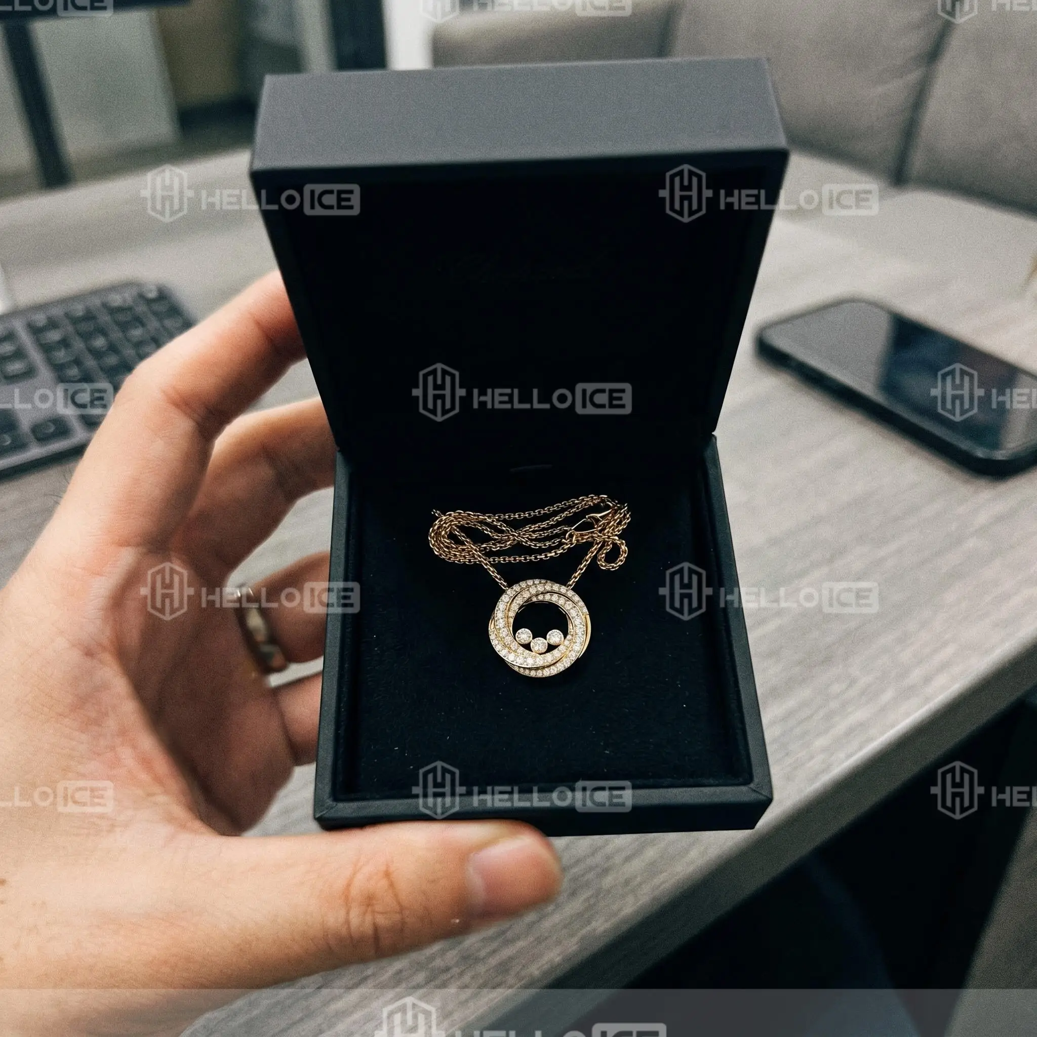 Helloice Review Image