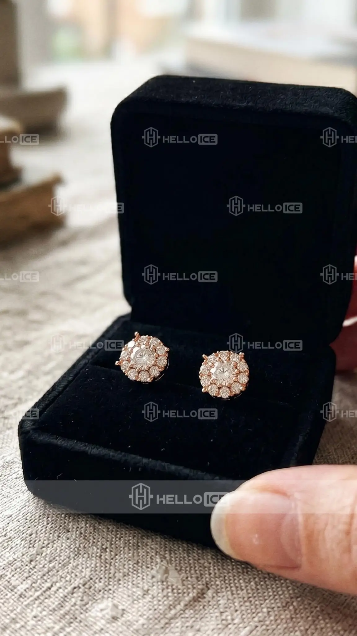 Helloice Review Image