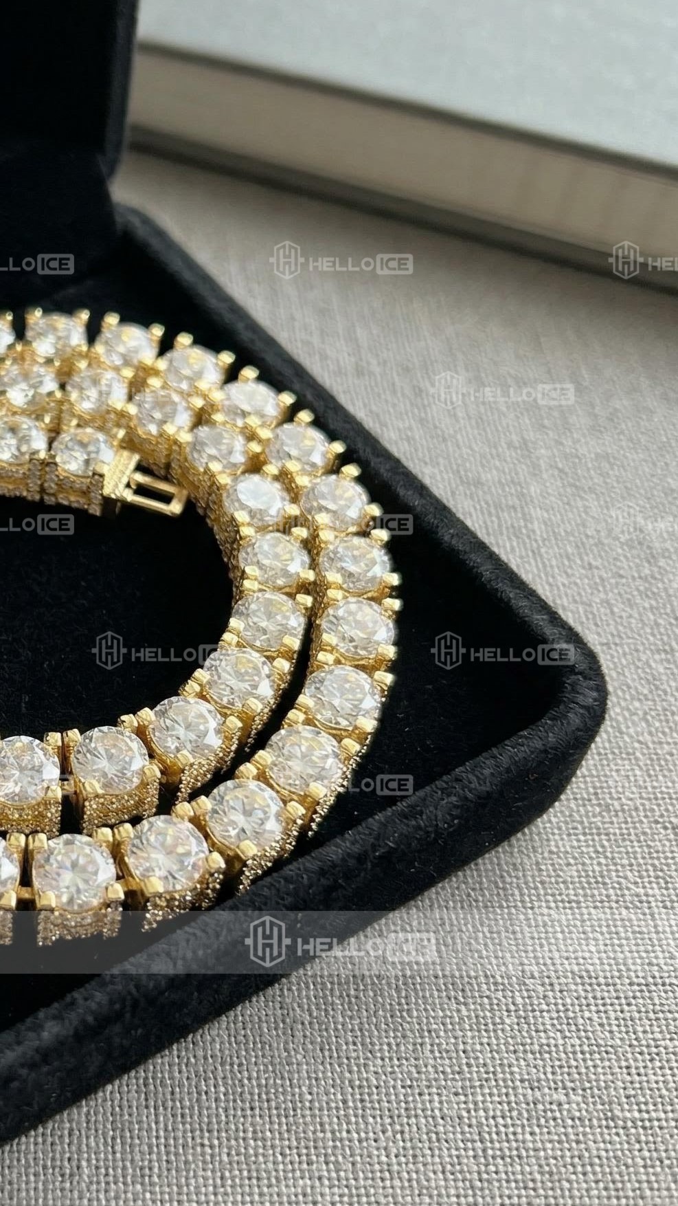 Helloice Review Image