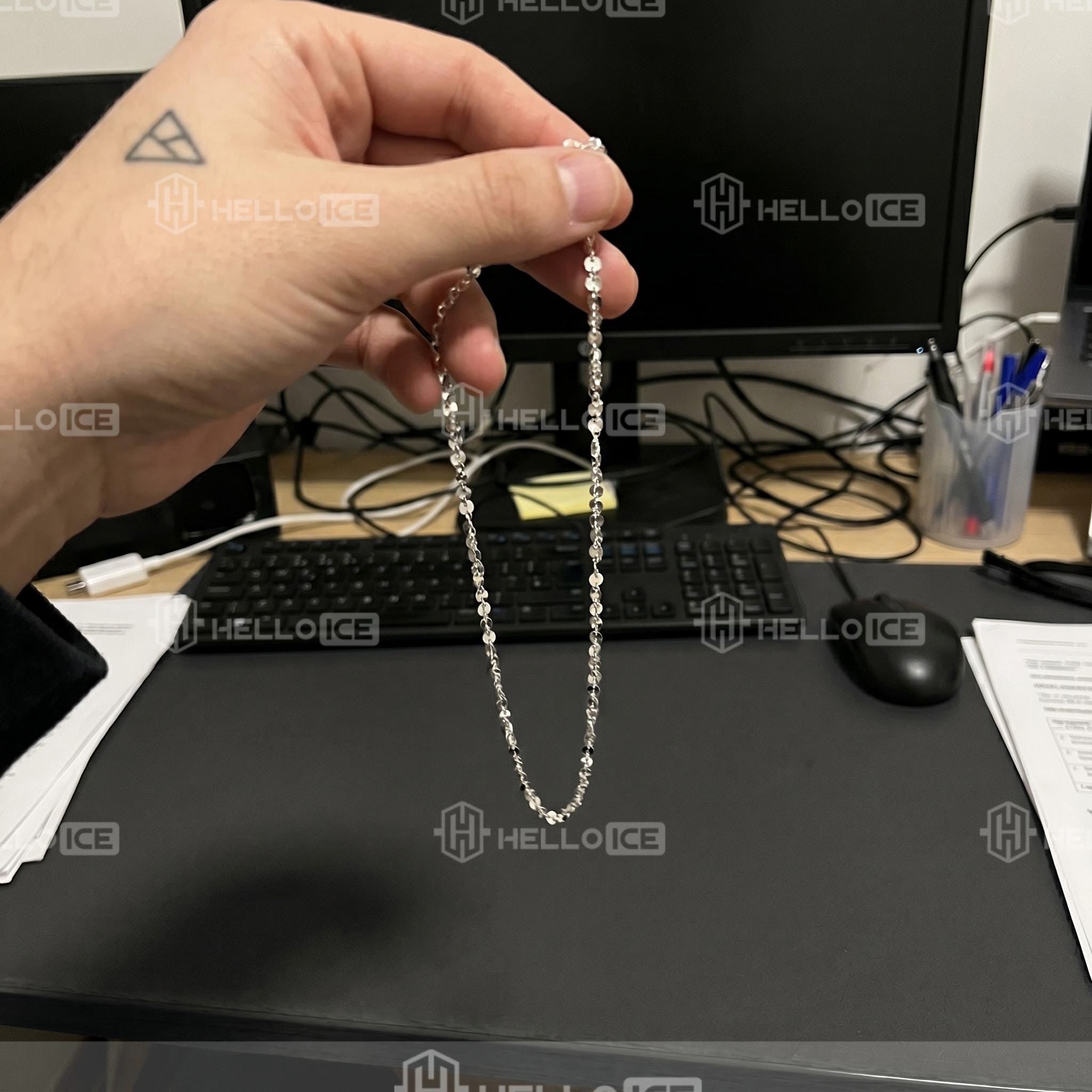 Helloice Review Image