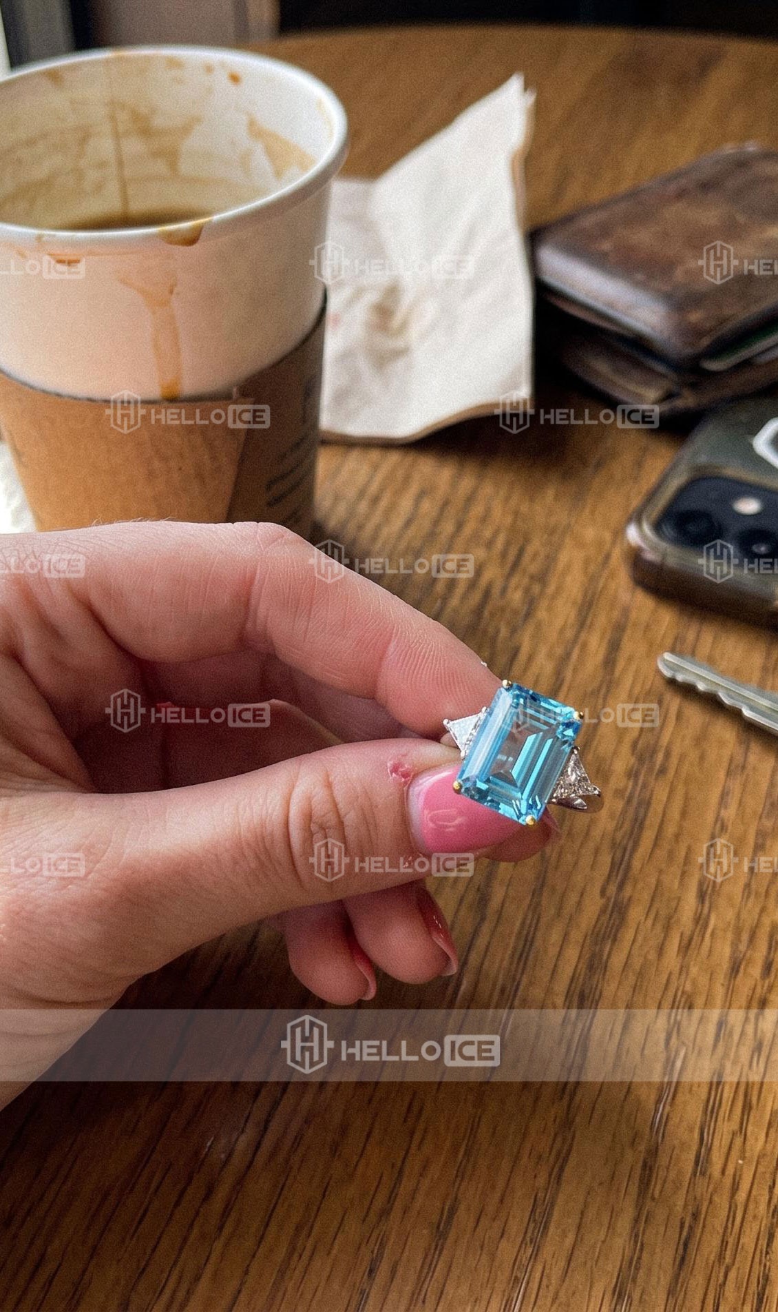 Helloice Review Image