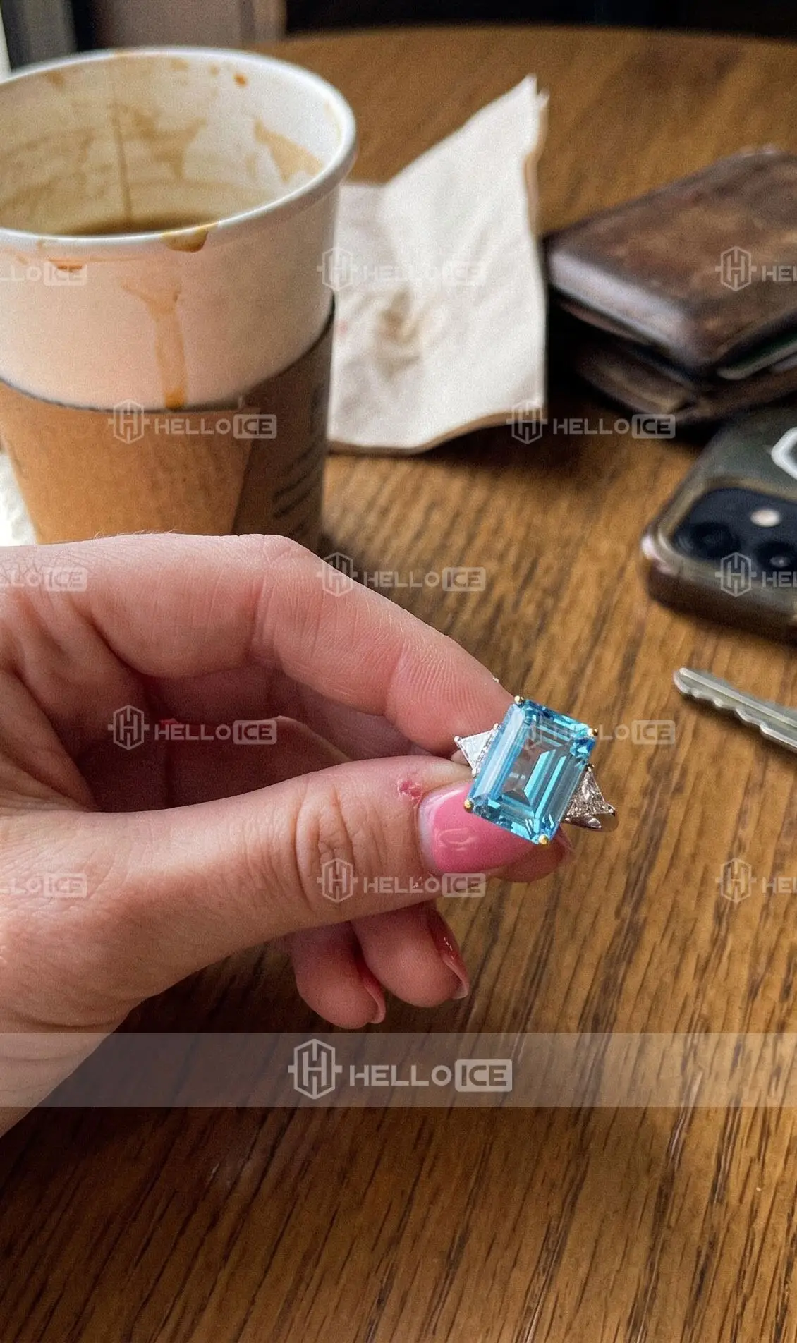 Helloice Review Image