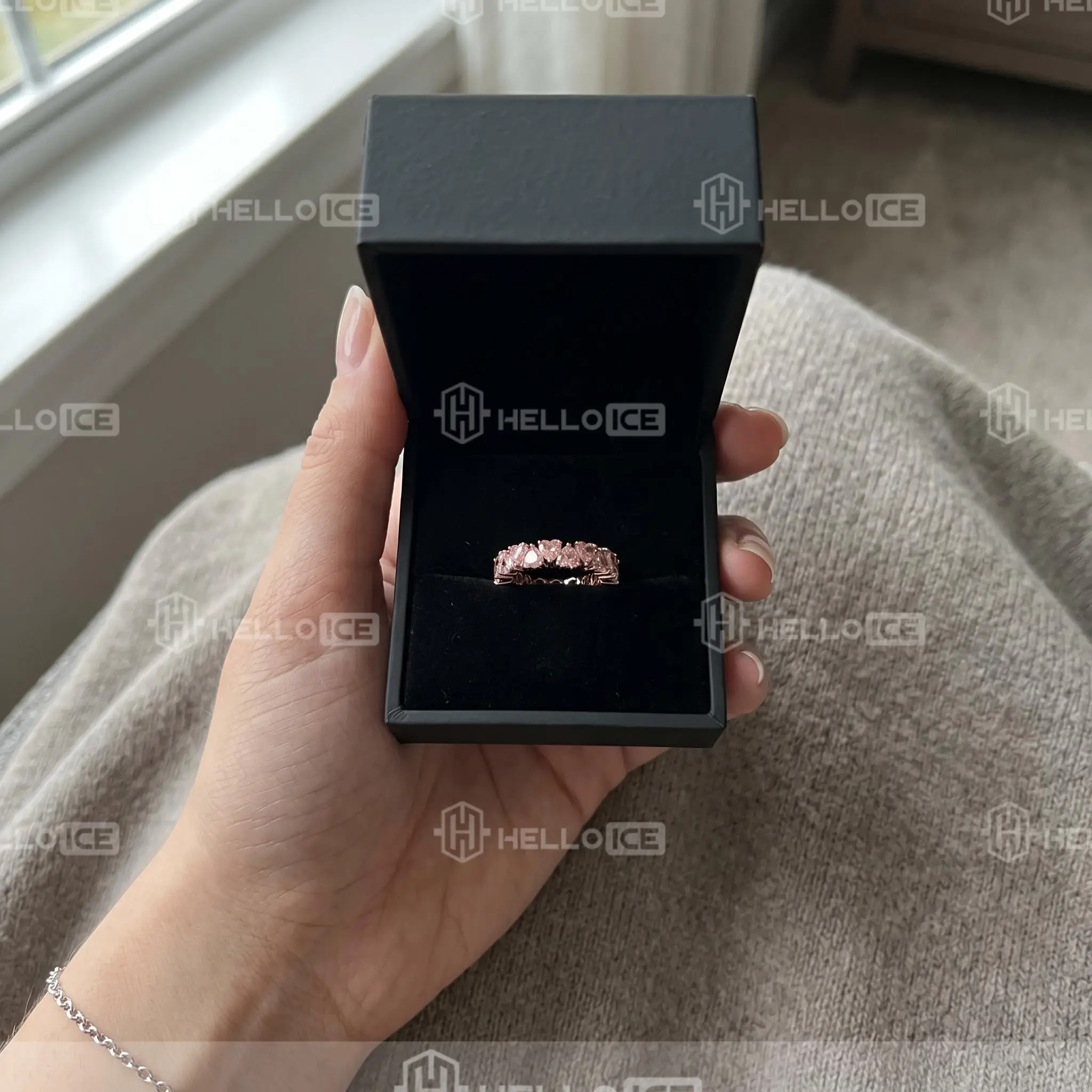 Helloice Review Image
