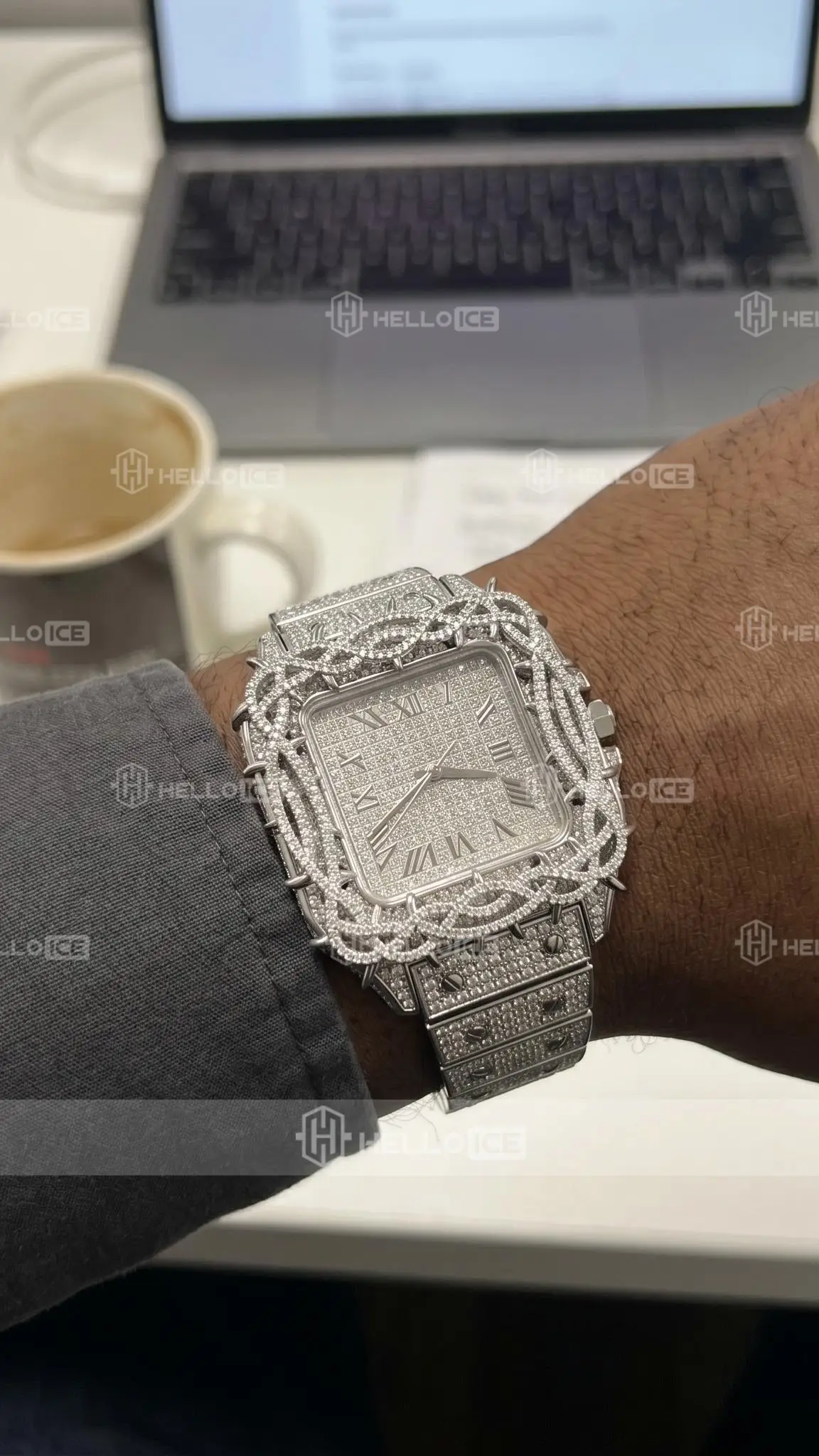 Helloice Review Image
