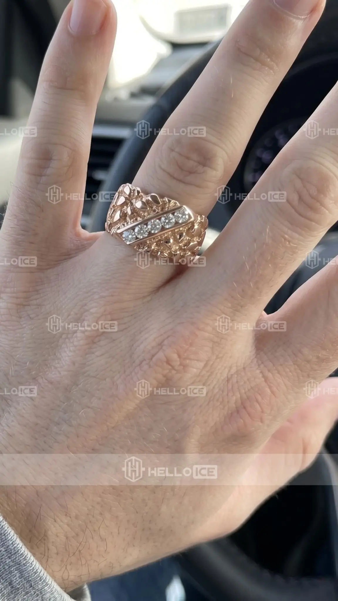 Helloice Review Image
