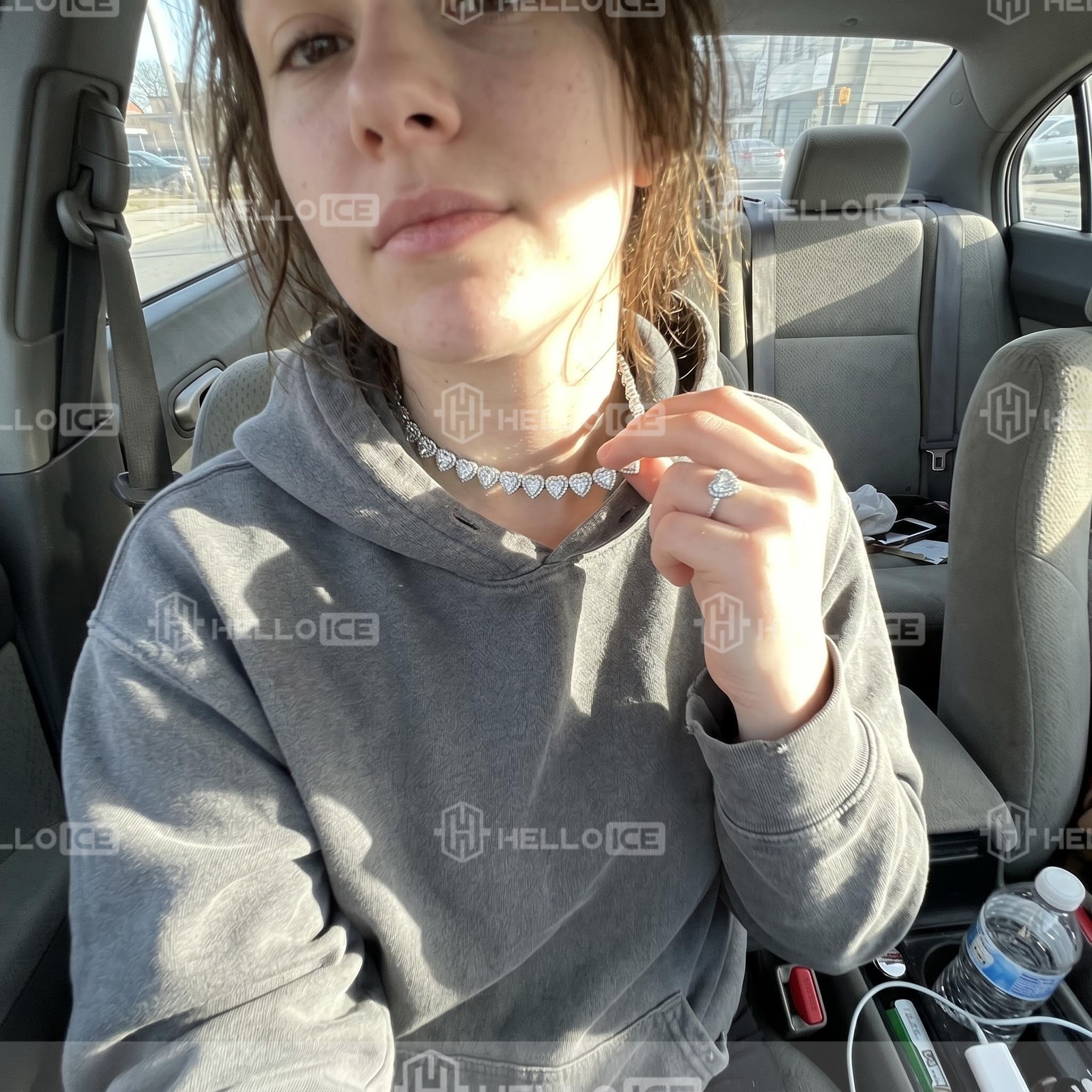 Helloice Review Image