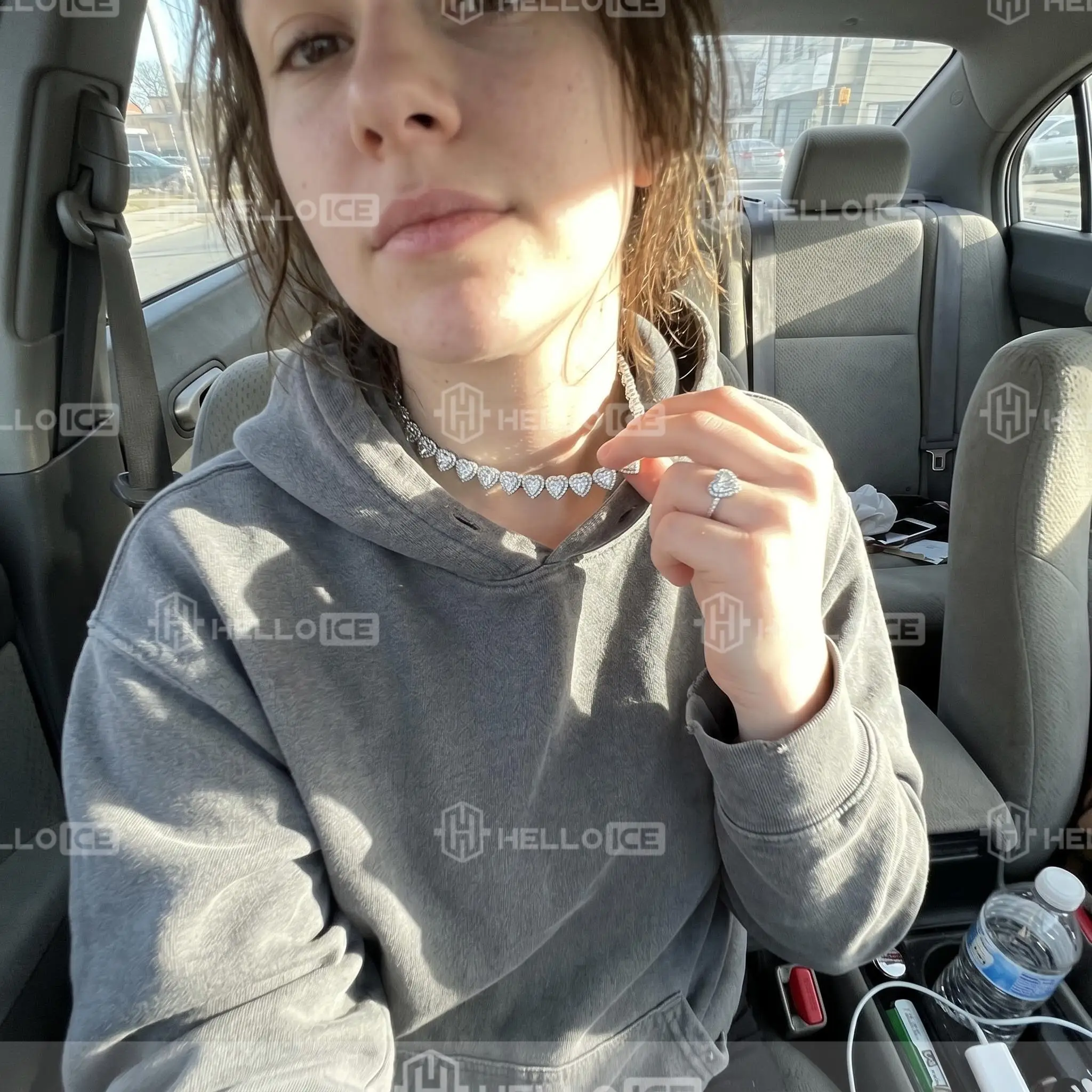 Helloice Review Image