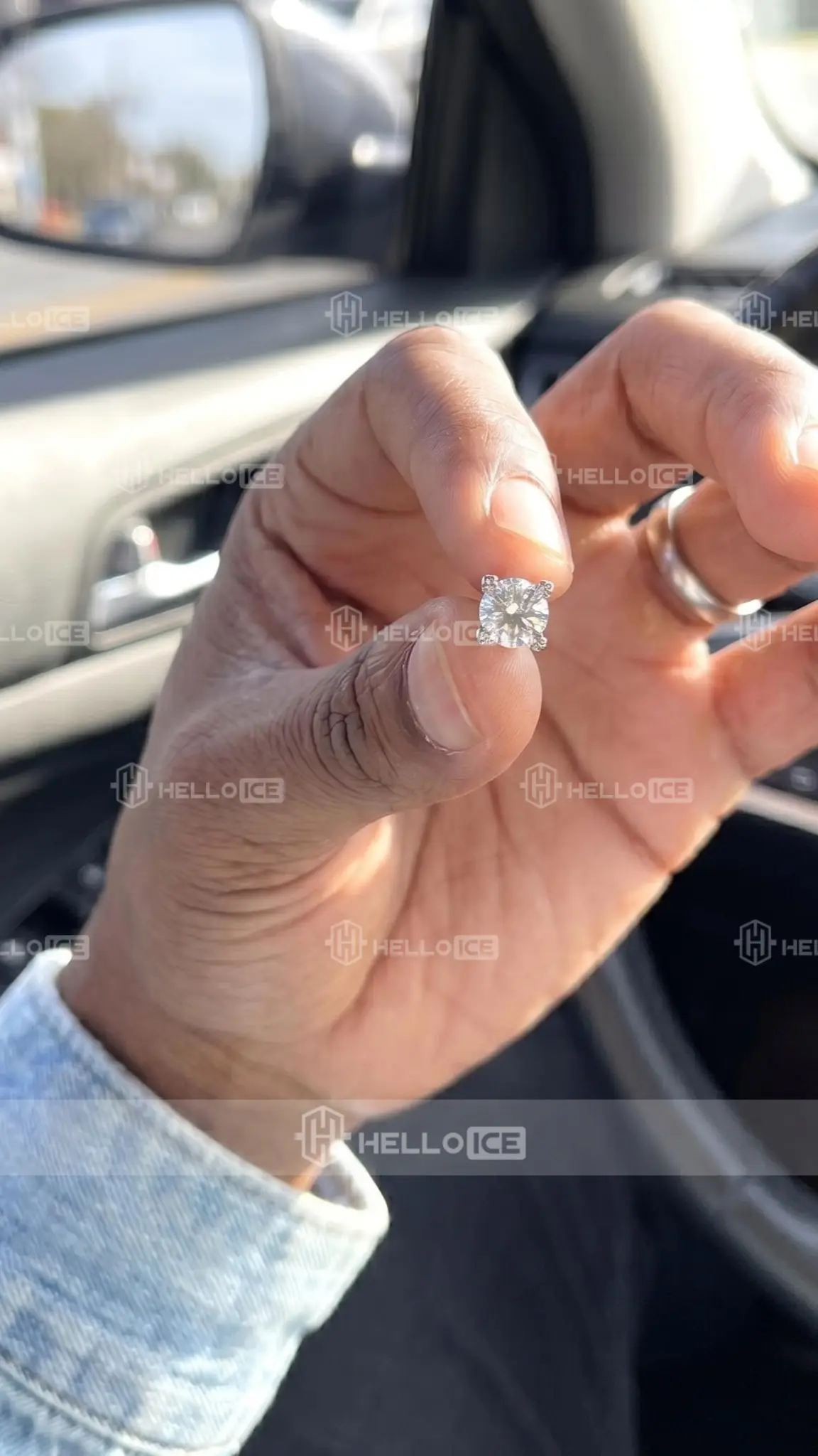 Helloice Review Image