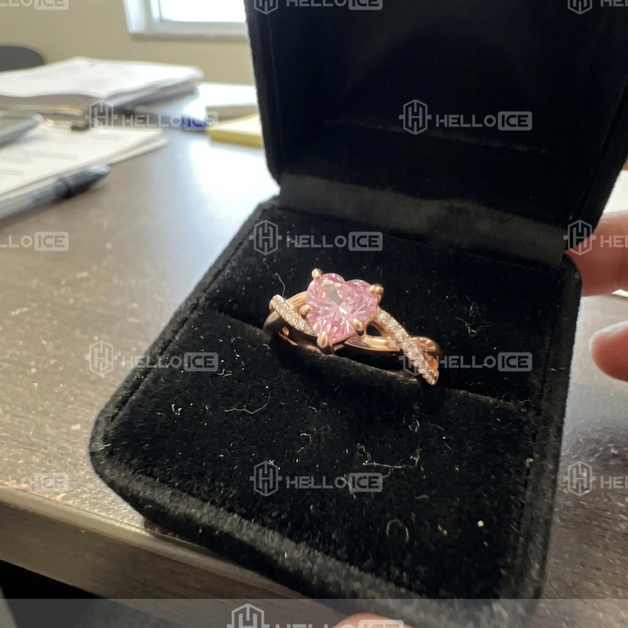 Helloice Review Image