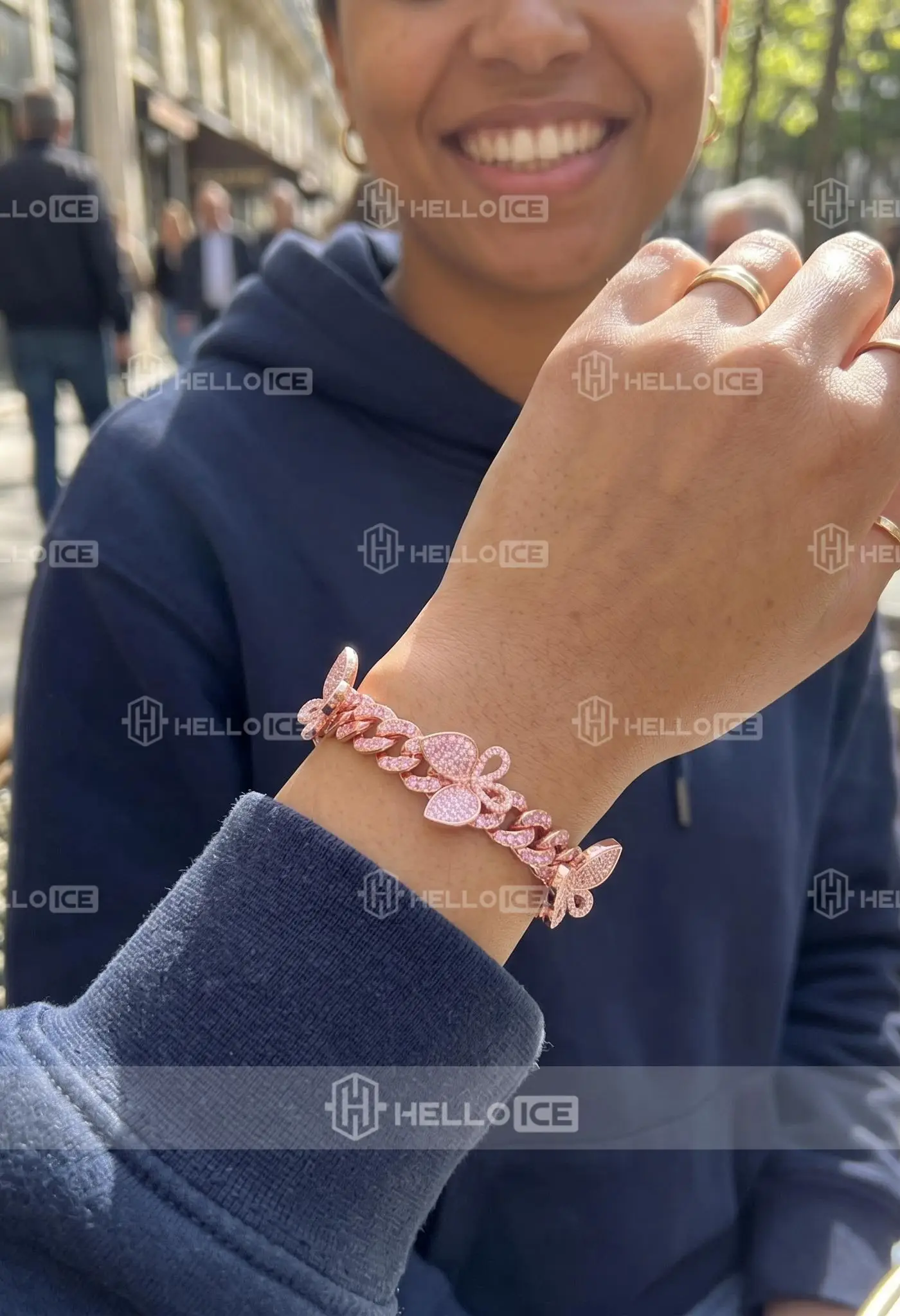 Helloice Review Image