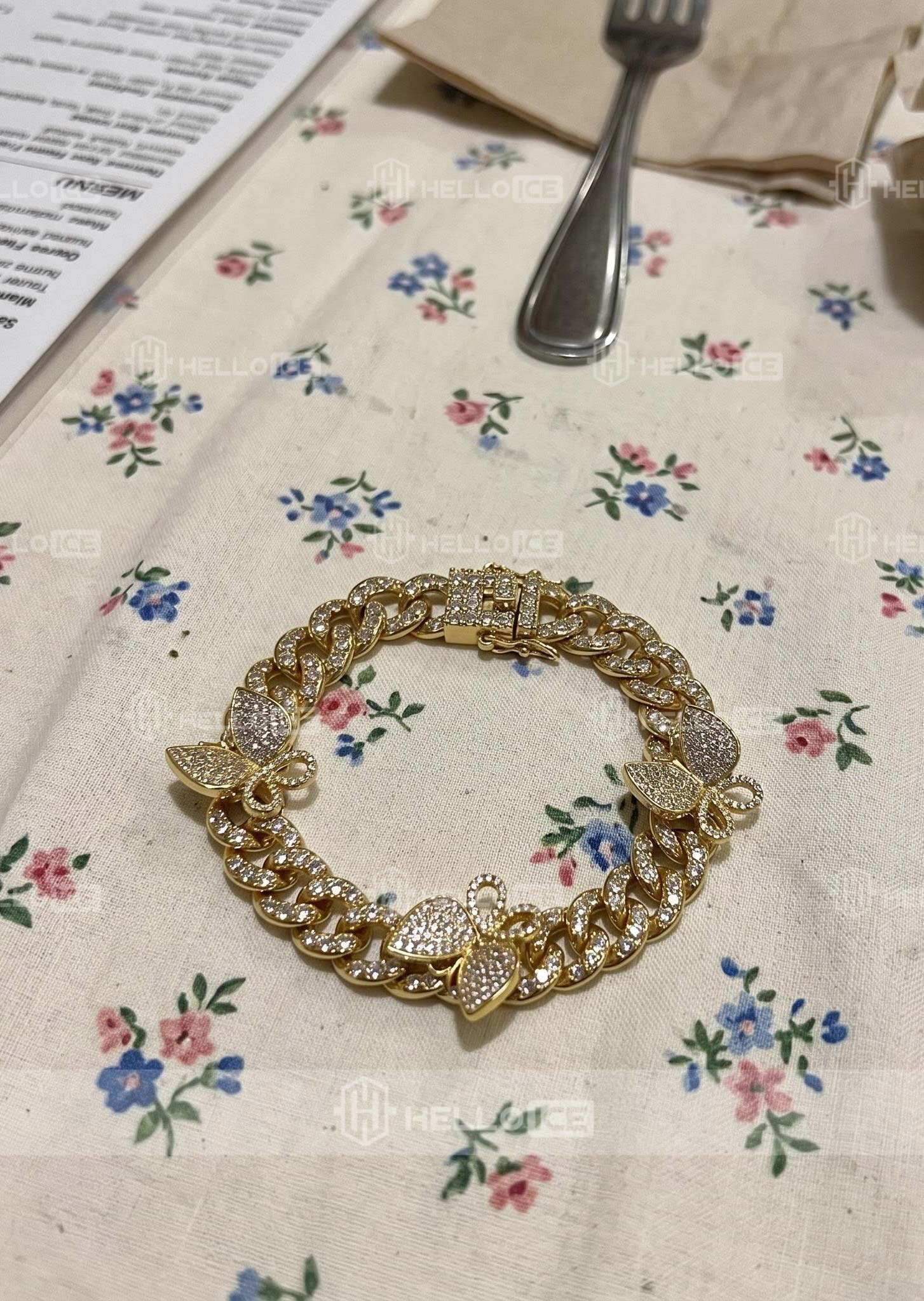 Helloice Review Image