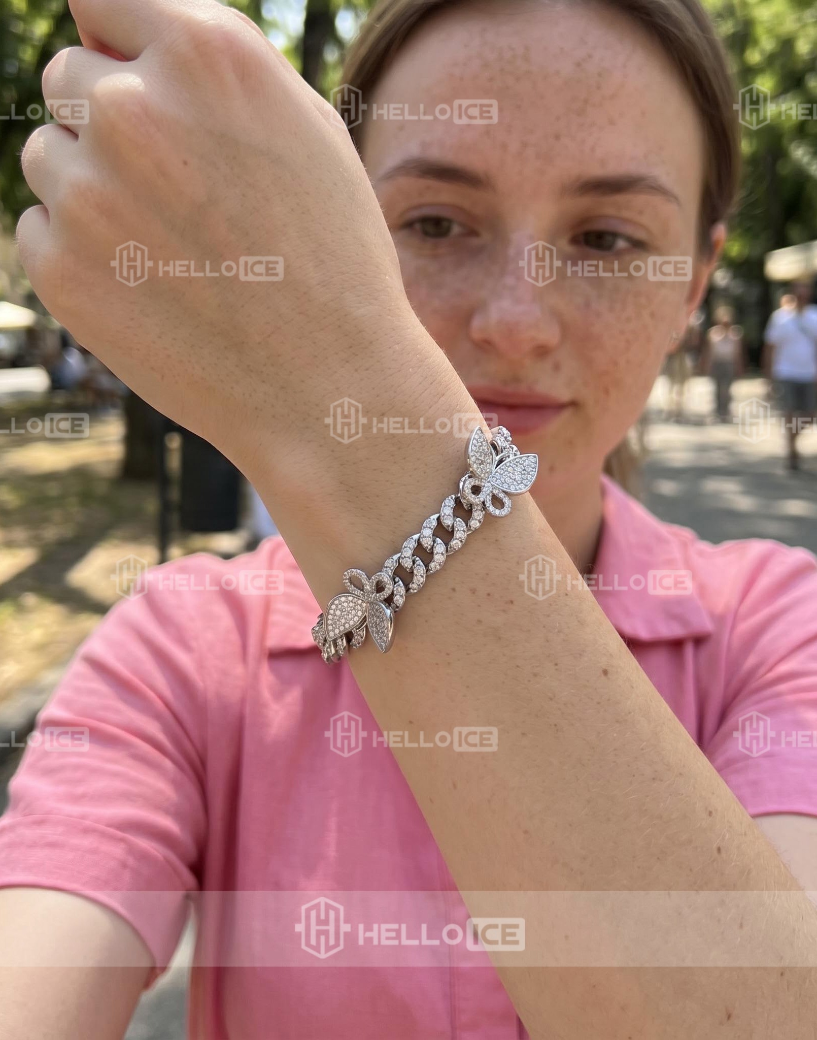 Helloice Review Image