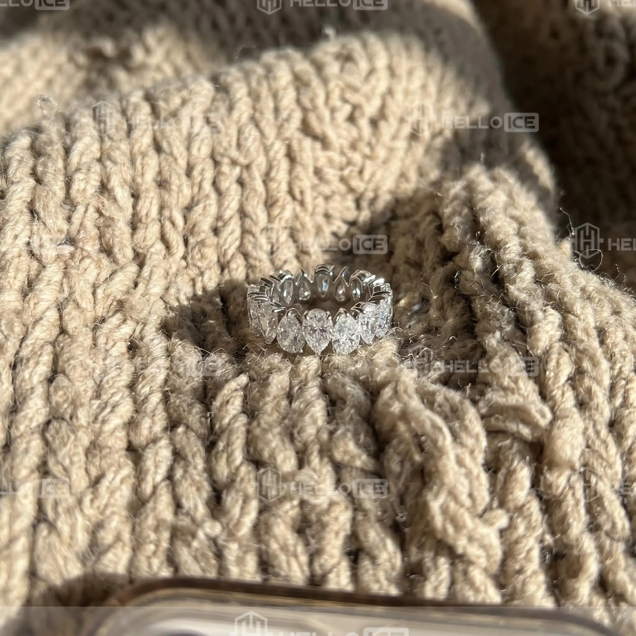 Helloice Review Image