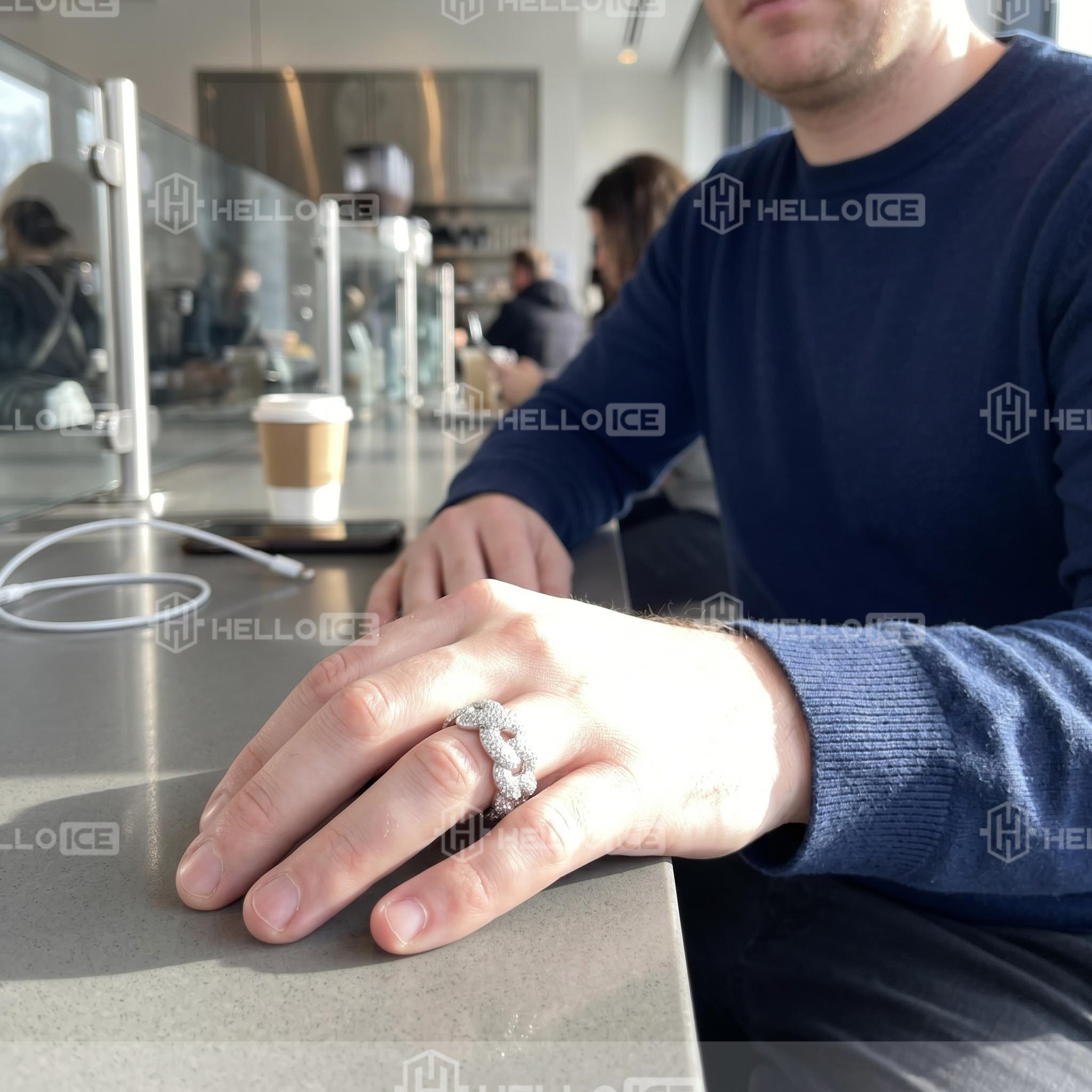 Helloice Review Image