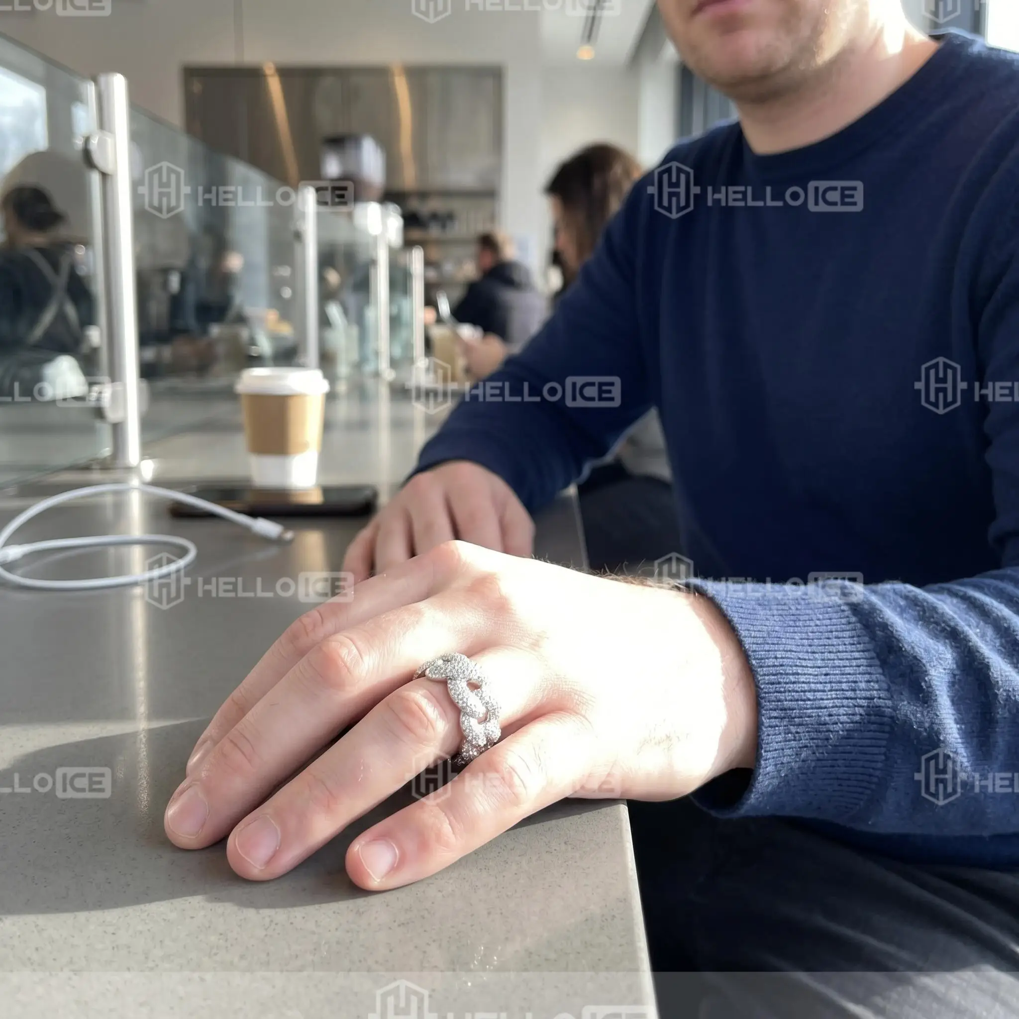 Helloice Review Image