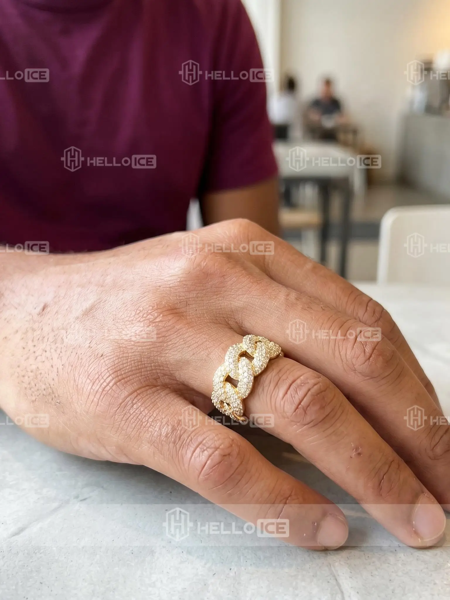 Helloice Review Image