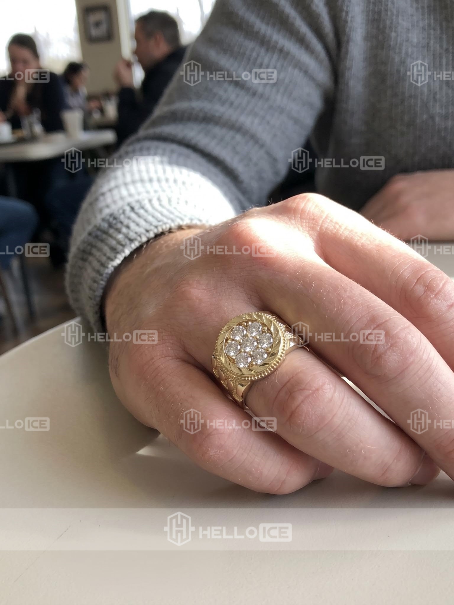 Helloice Review Image