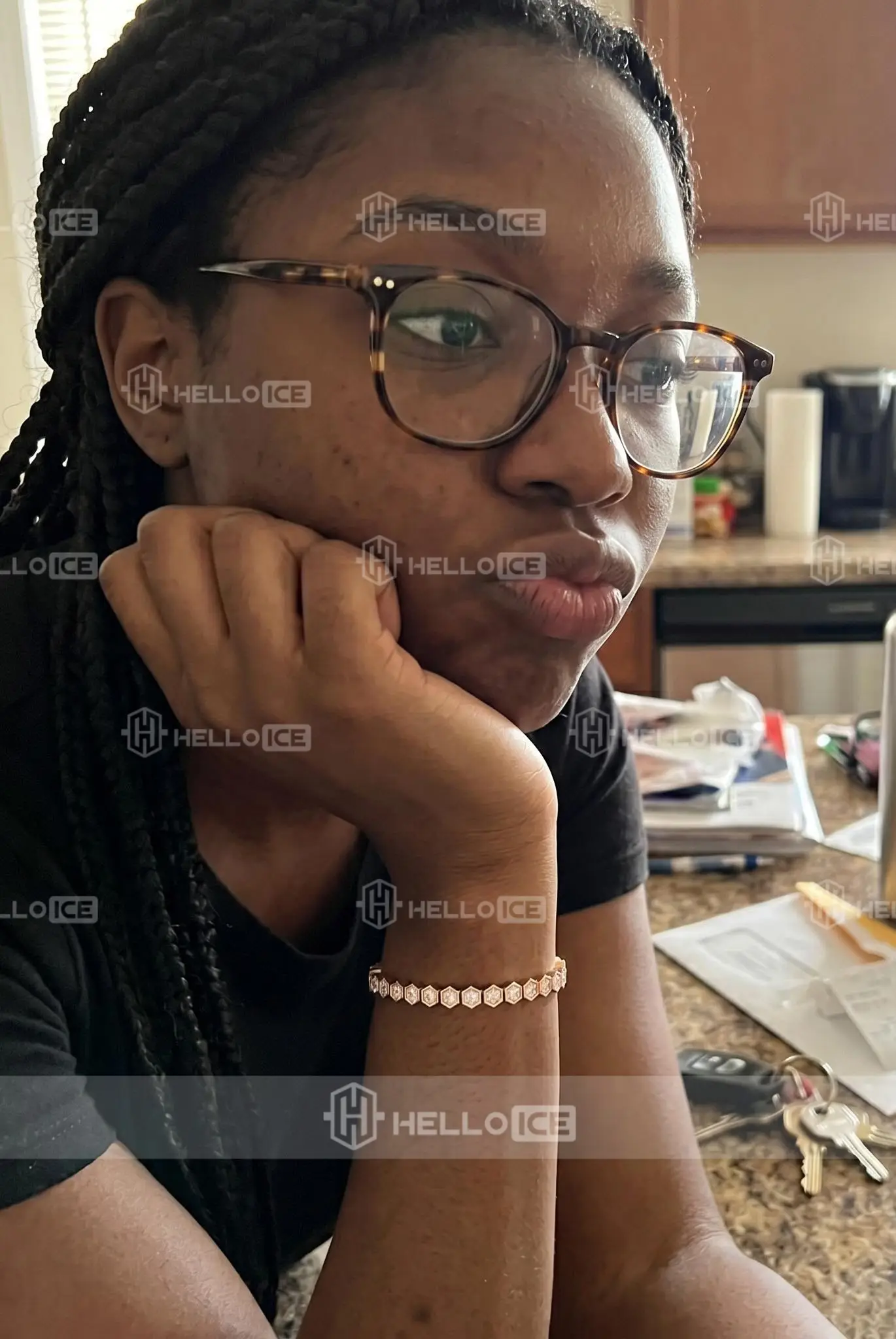 Helloice Review Image