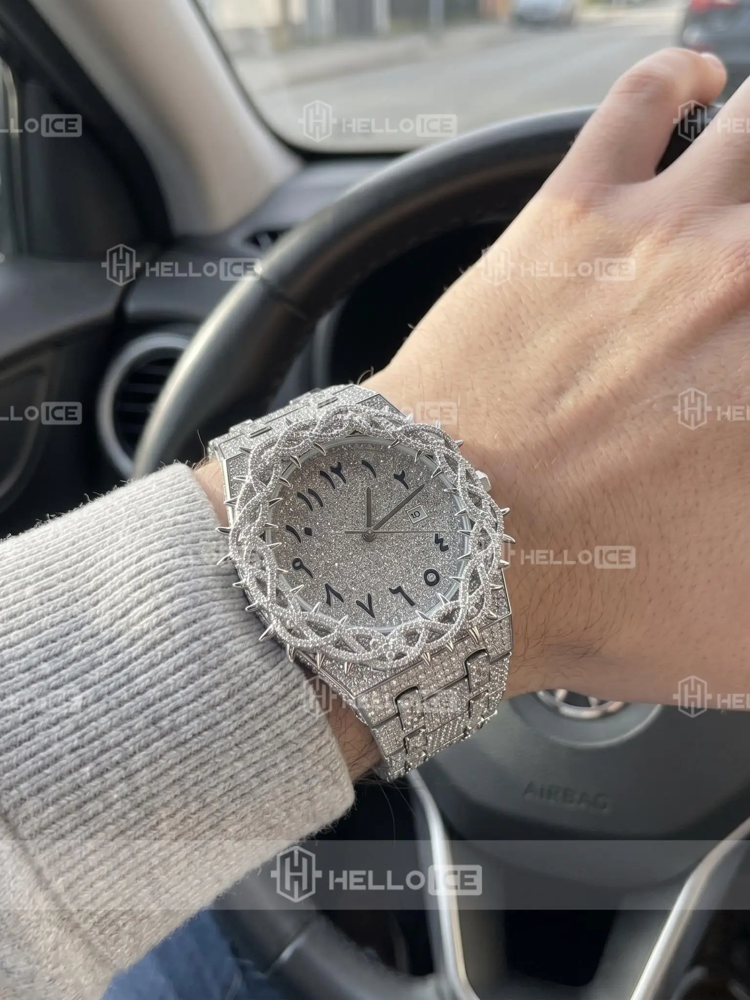 Helloice Review Image