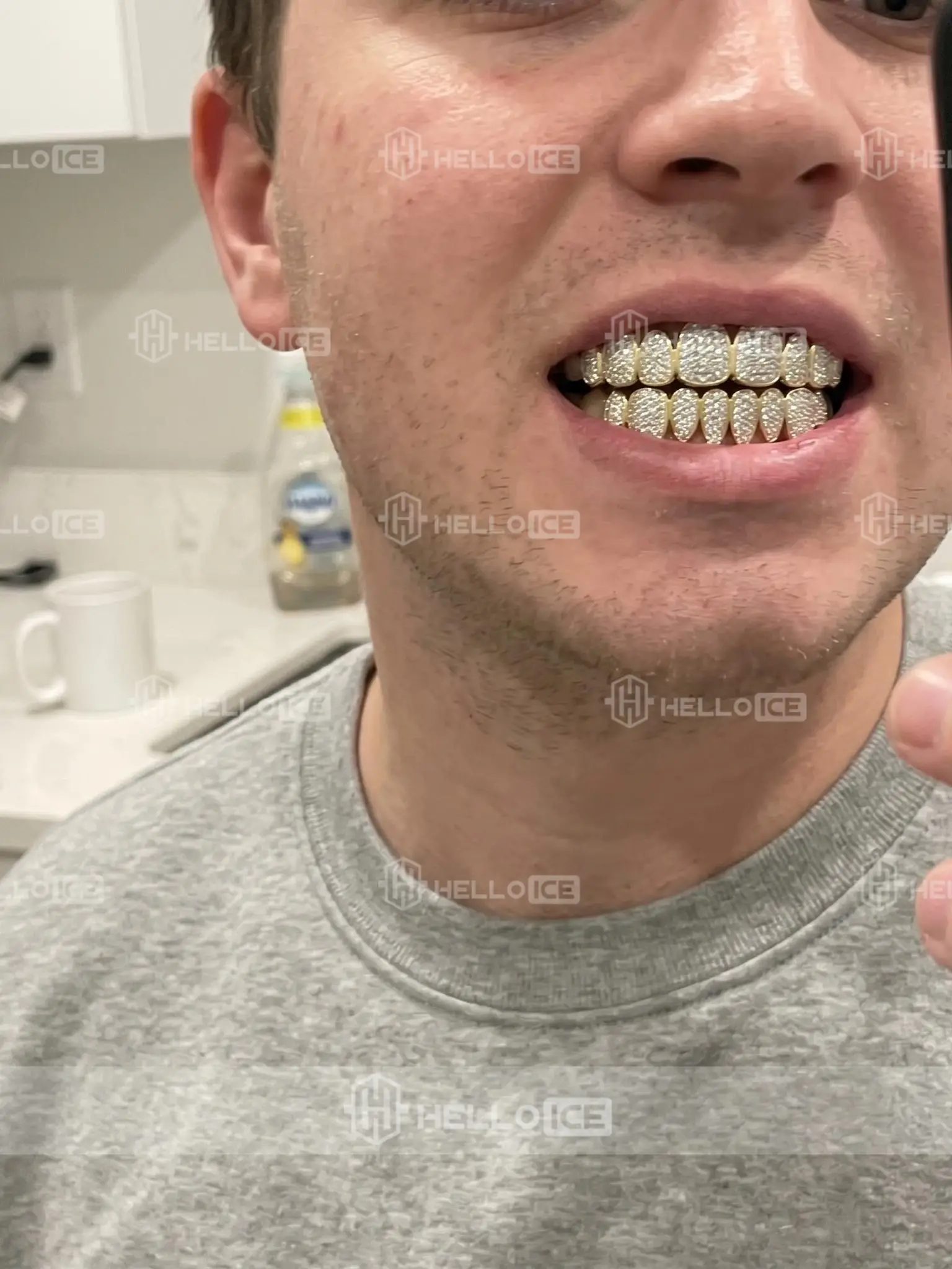 Helloice Review Image
