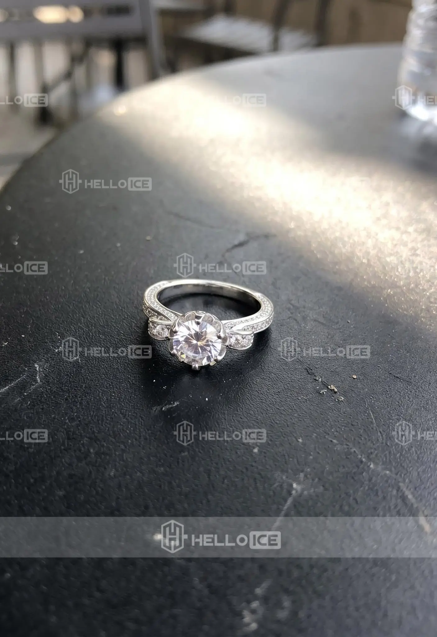 Helloice Review Image