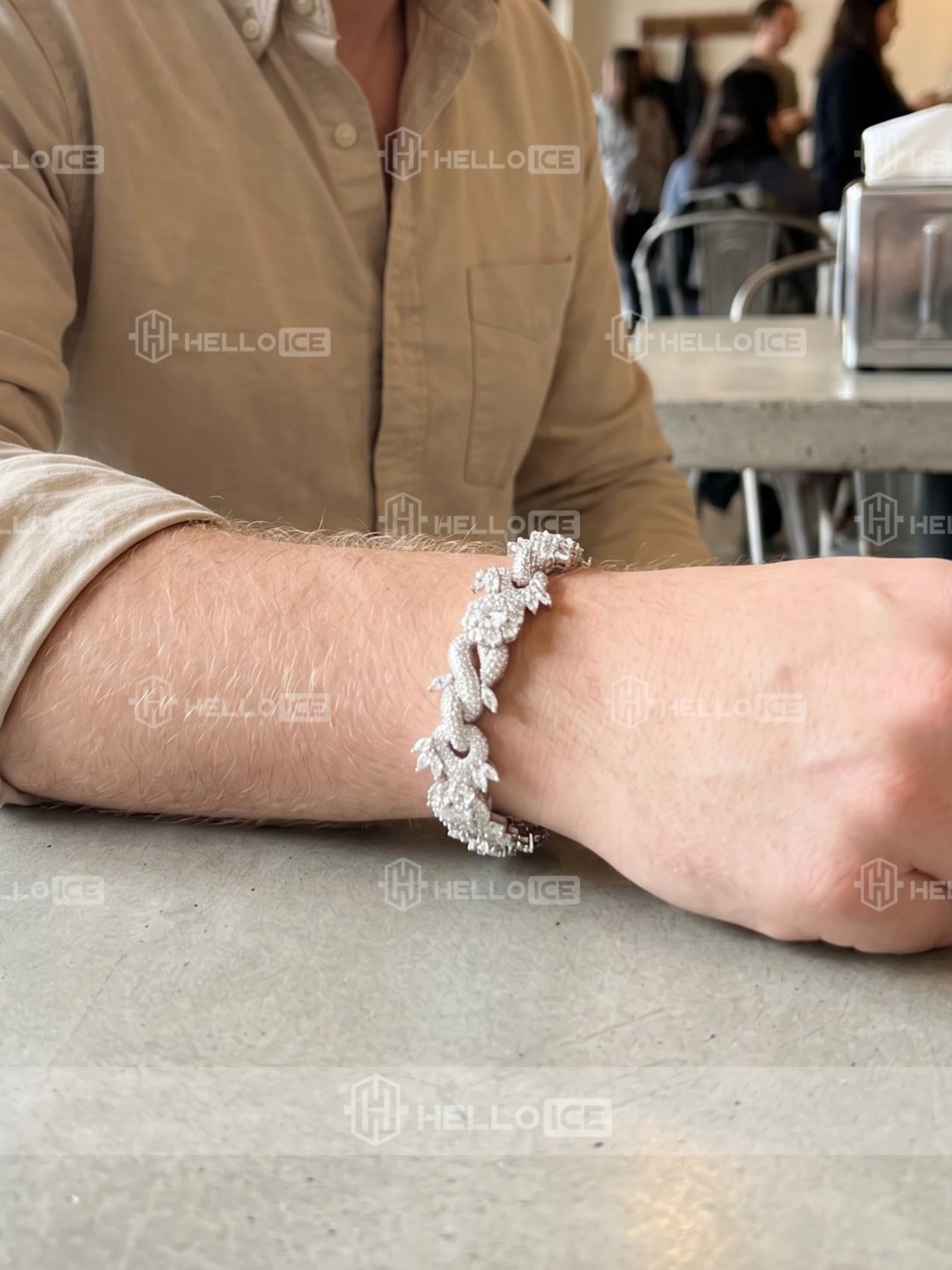 Helloice Review Image
