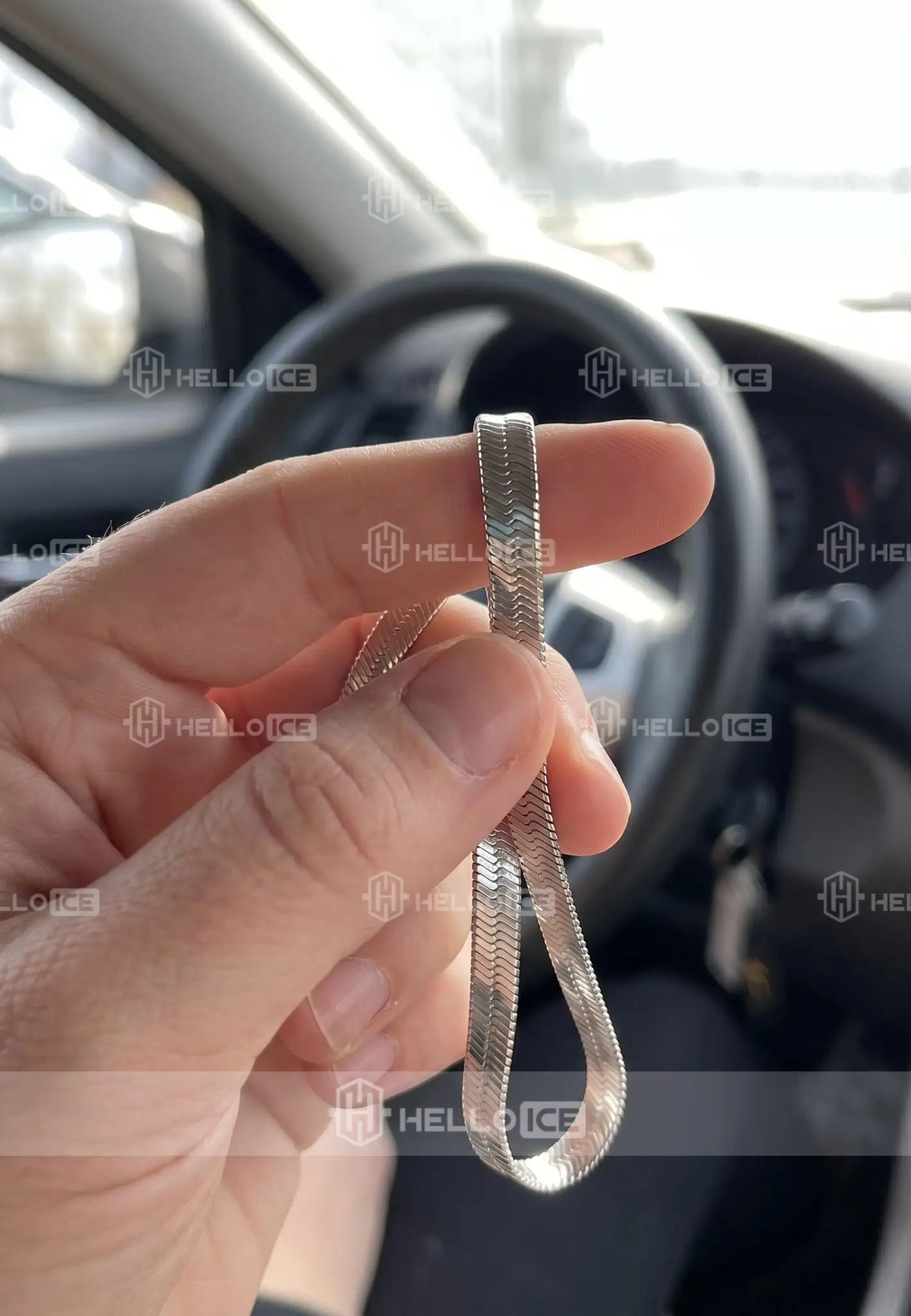 Helloice Review Image