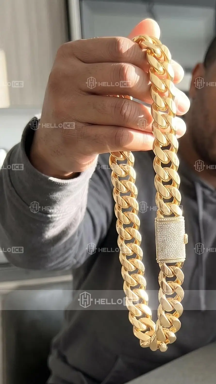 Helloice Review Image