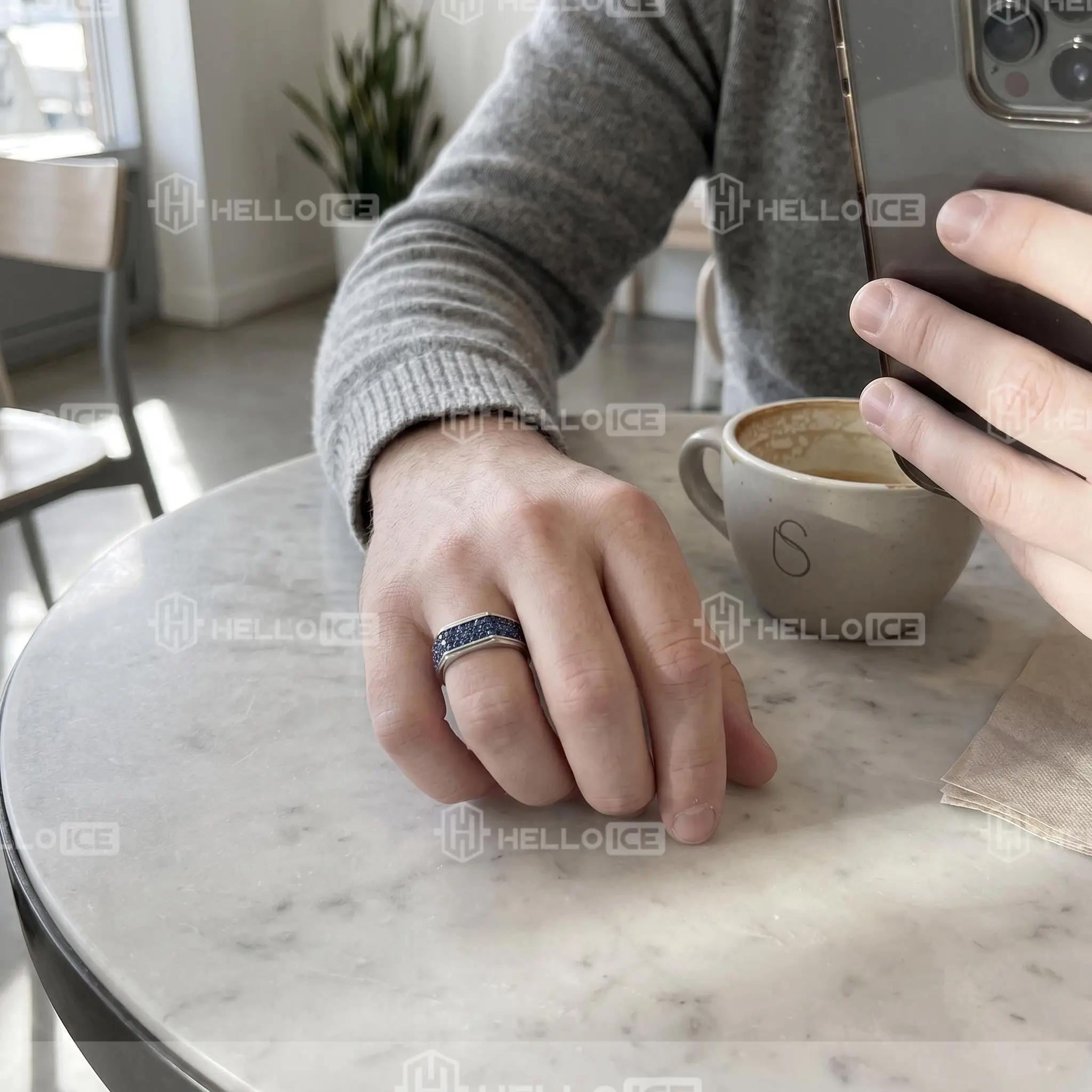Helloice Review Image