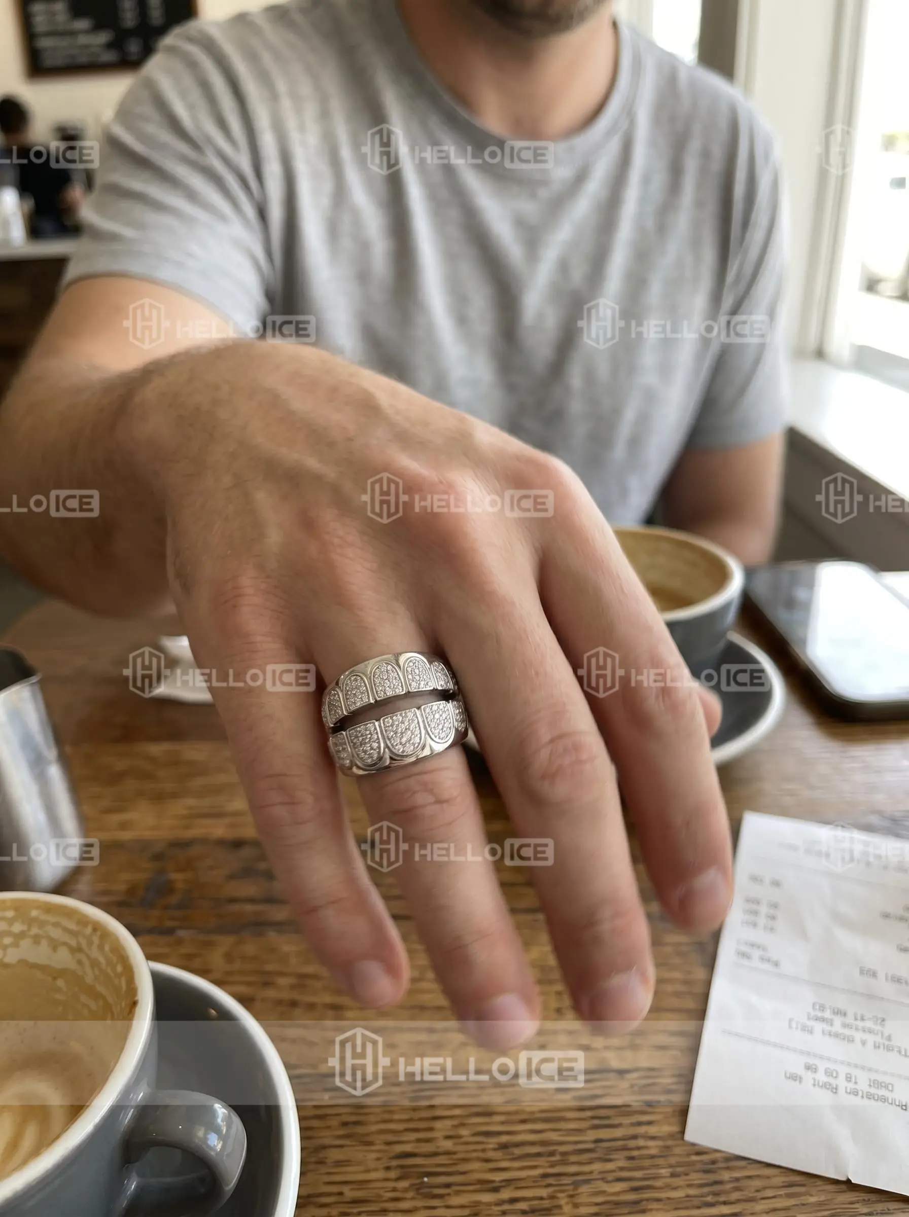 Helloice Review Image