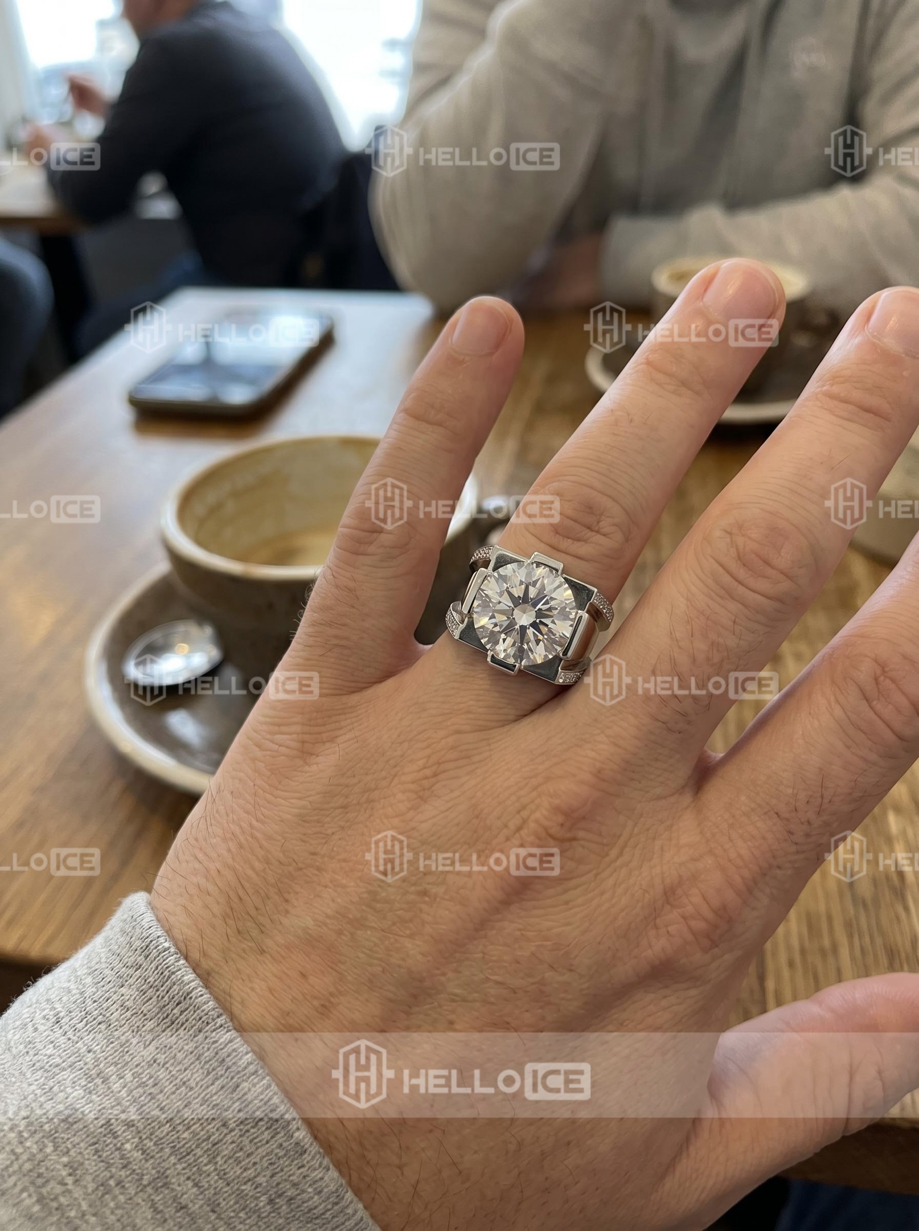 Helloice Review Image