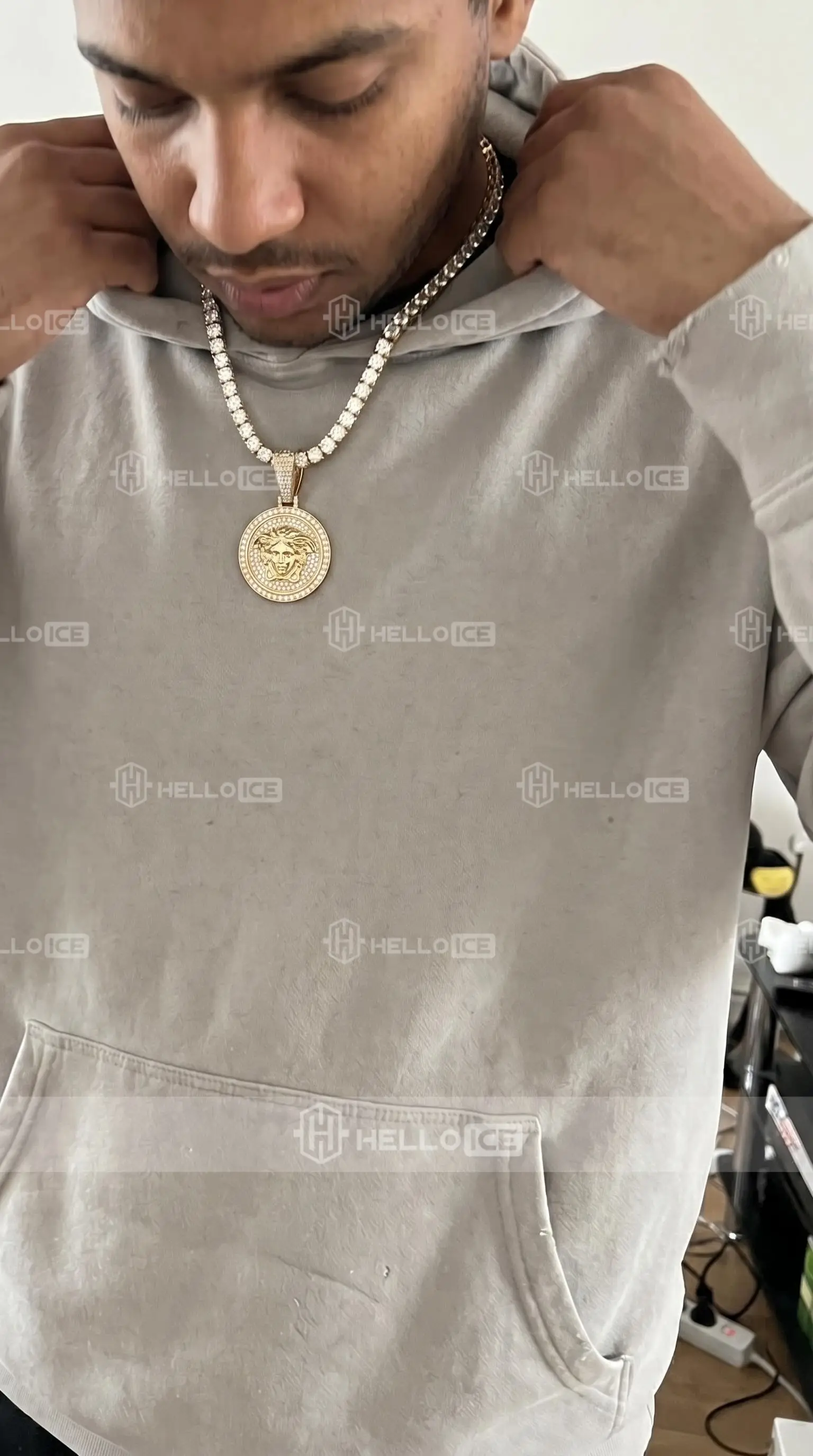 Helloice Review Image