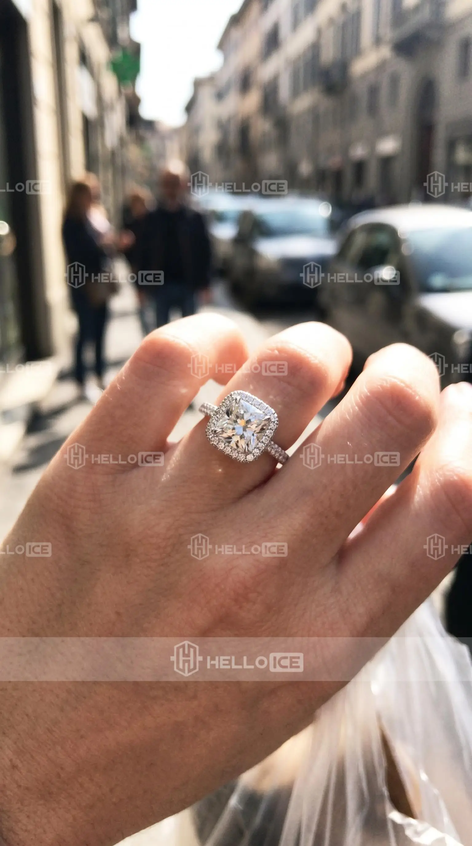 Helloice Review Image