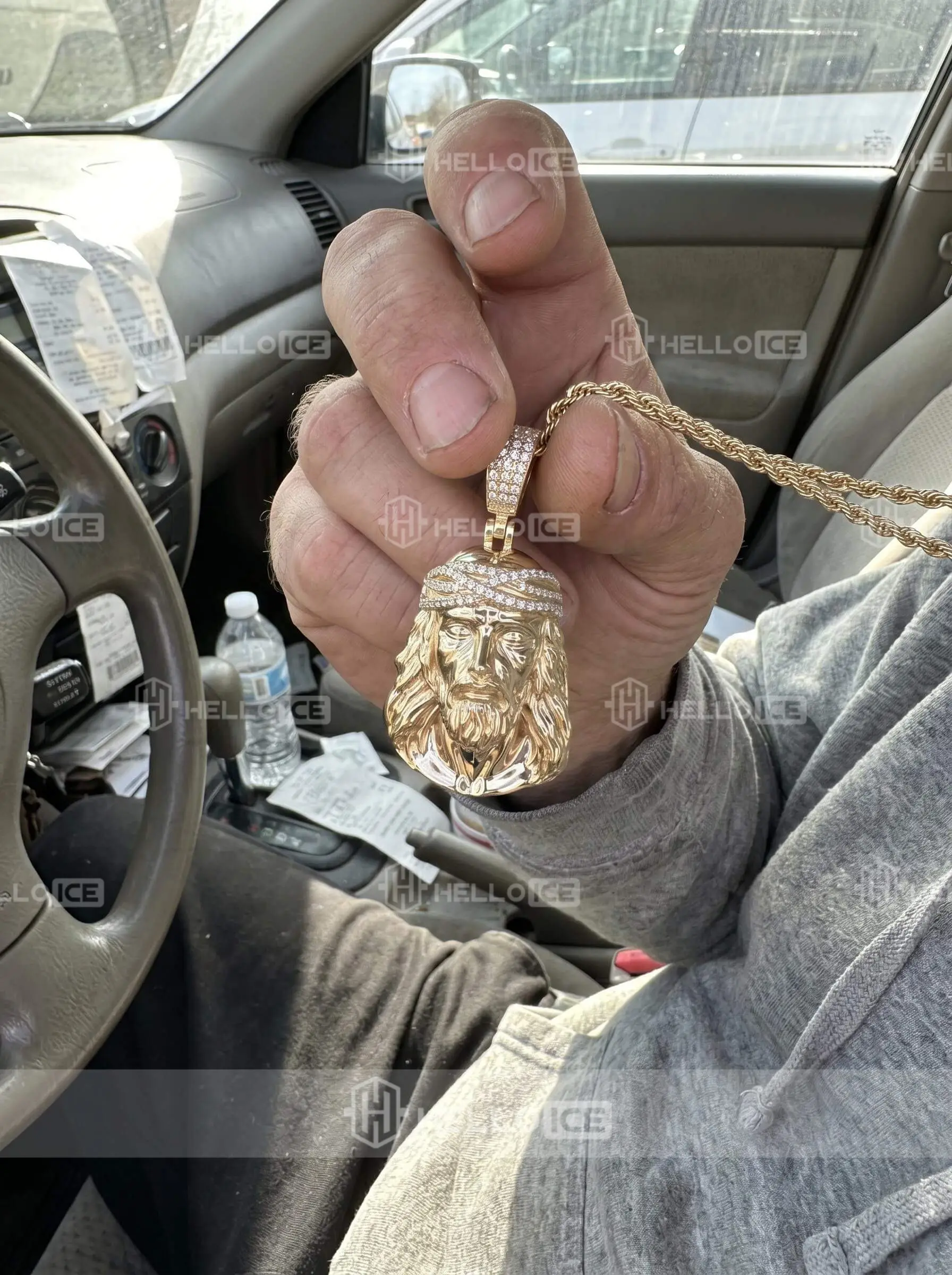 Helloice Review Image