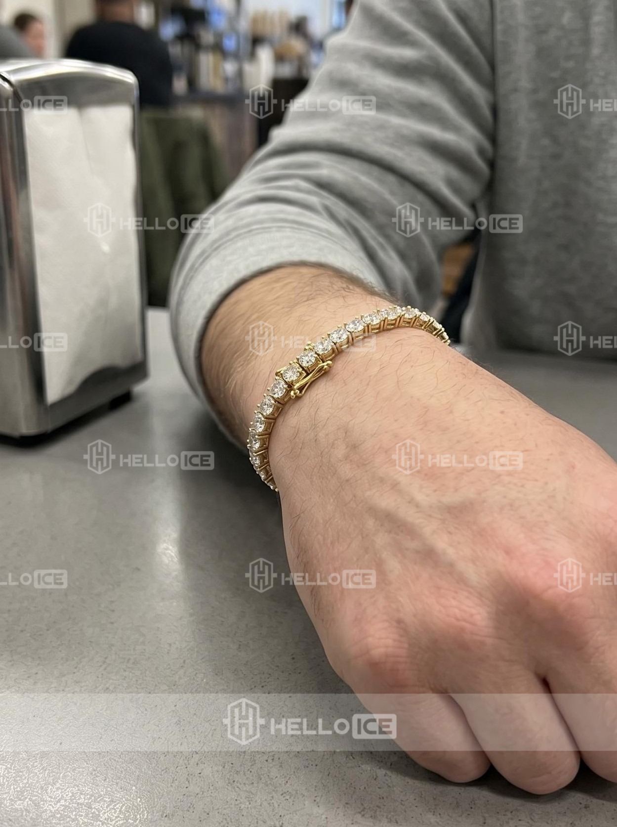 Helloice Review Image