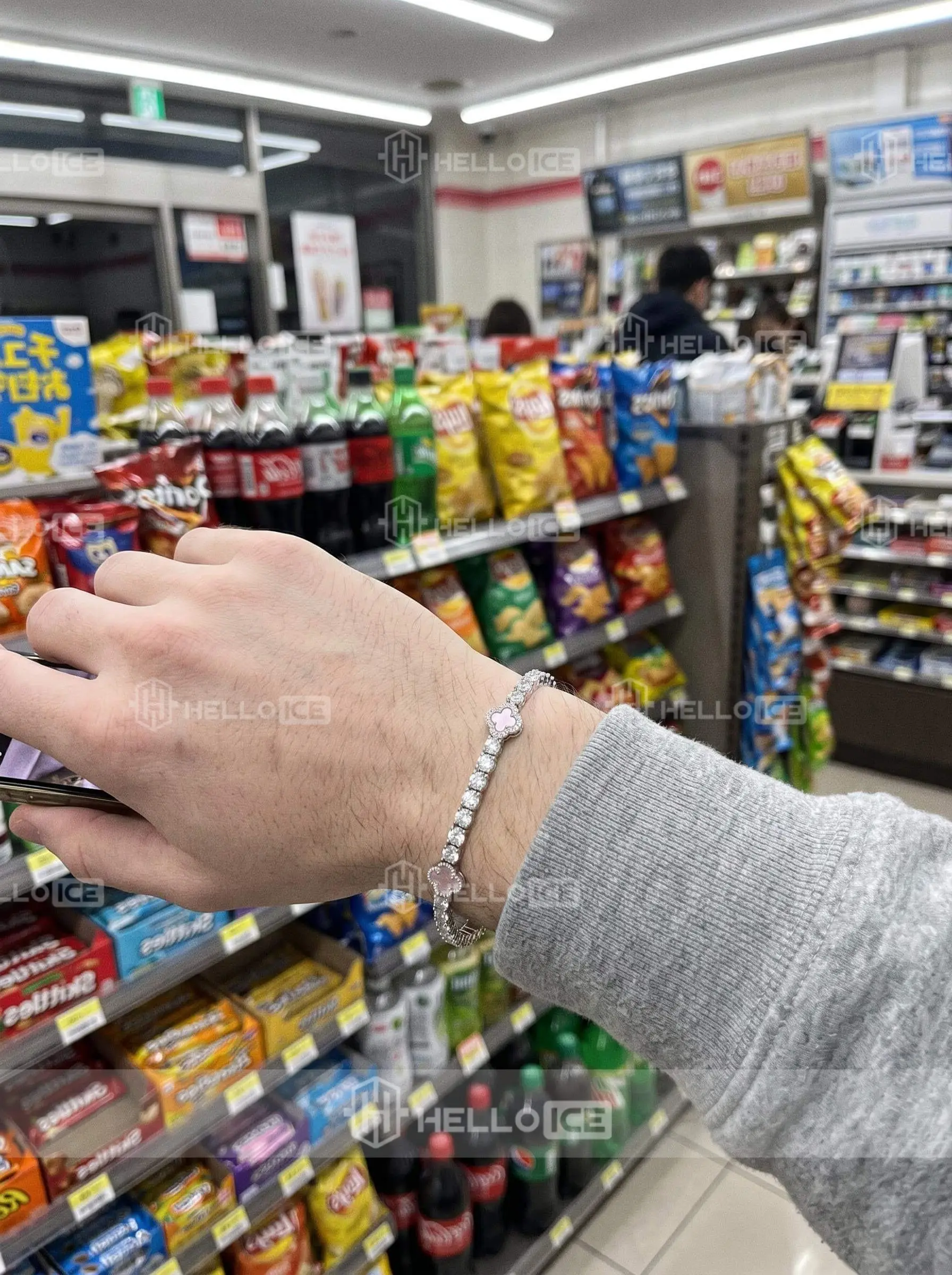 Helloice Review Image