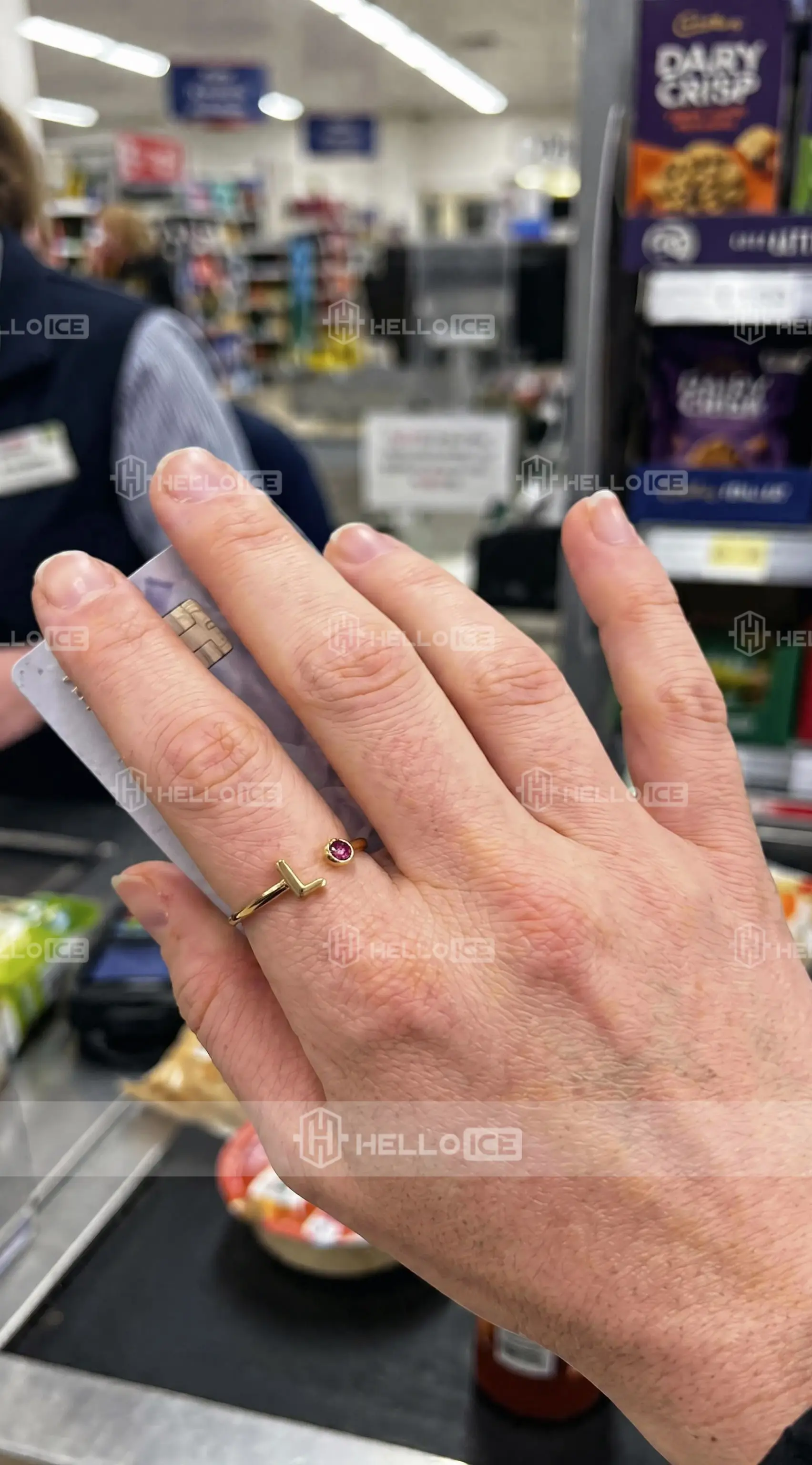 Helloice Review Image