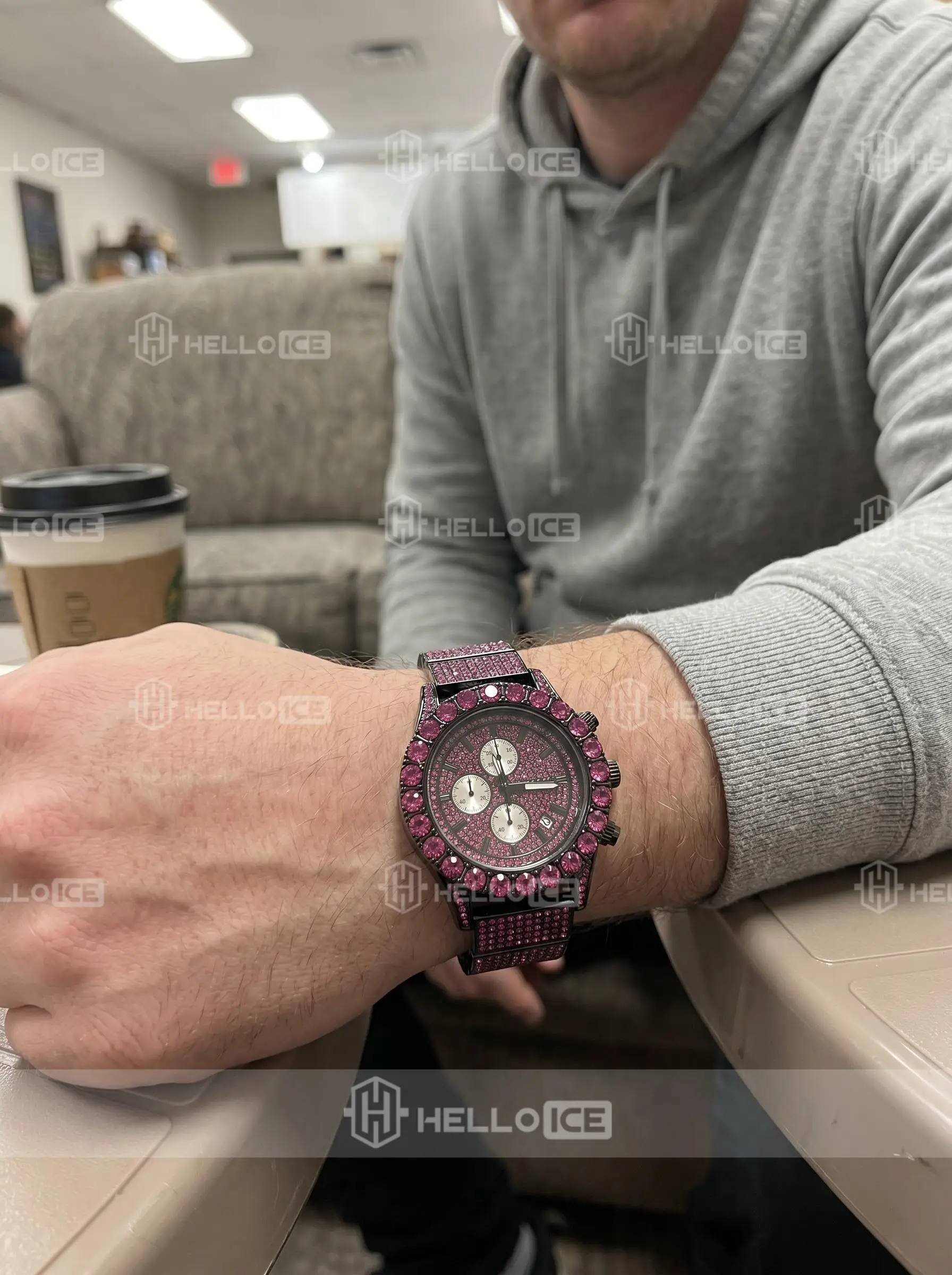 Helloice Review Image