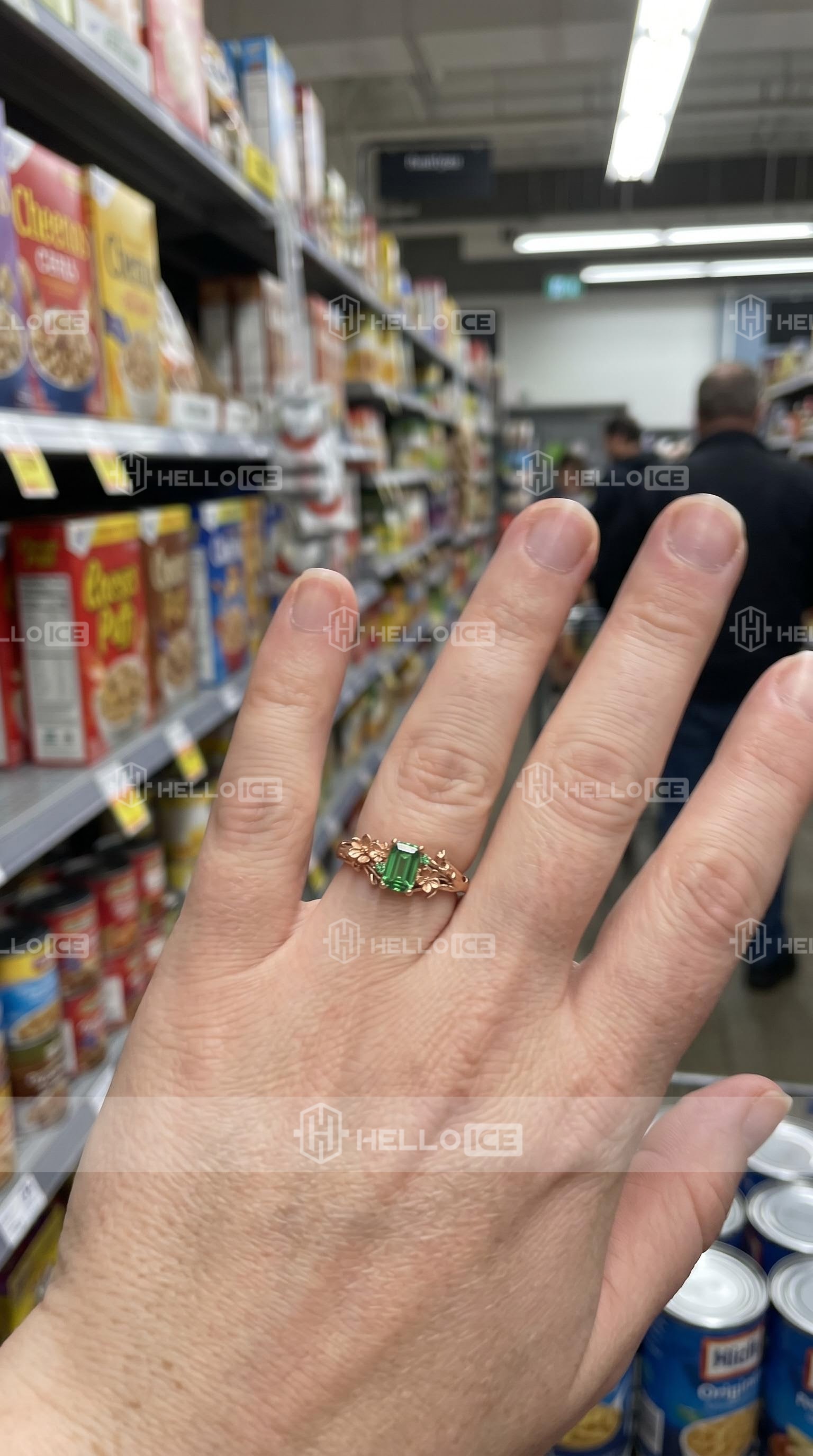 Helloice Review Image