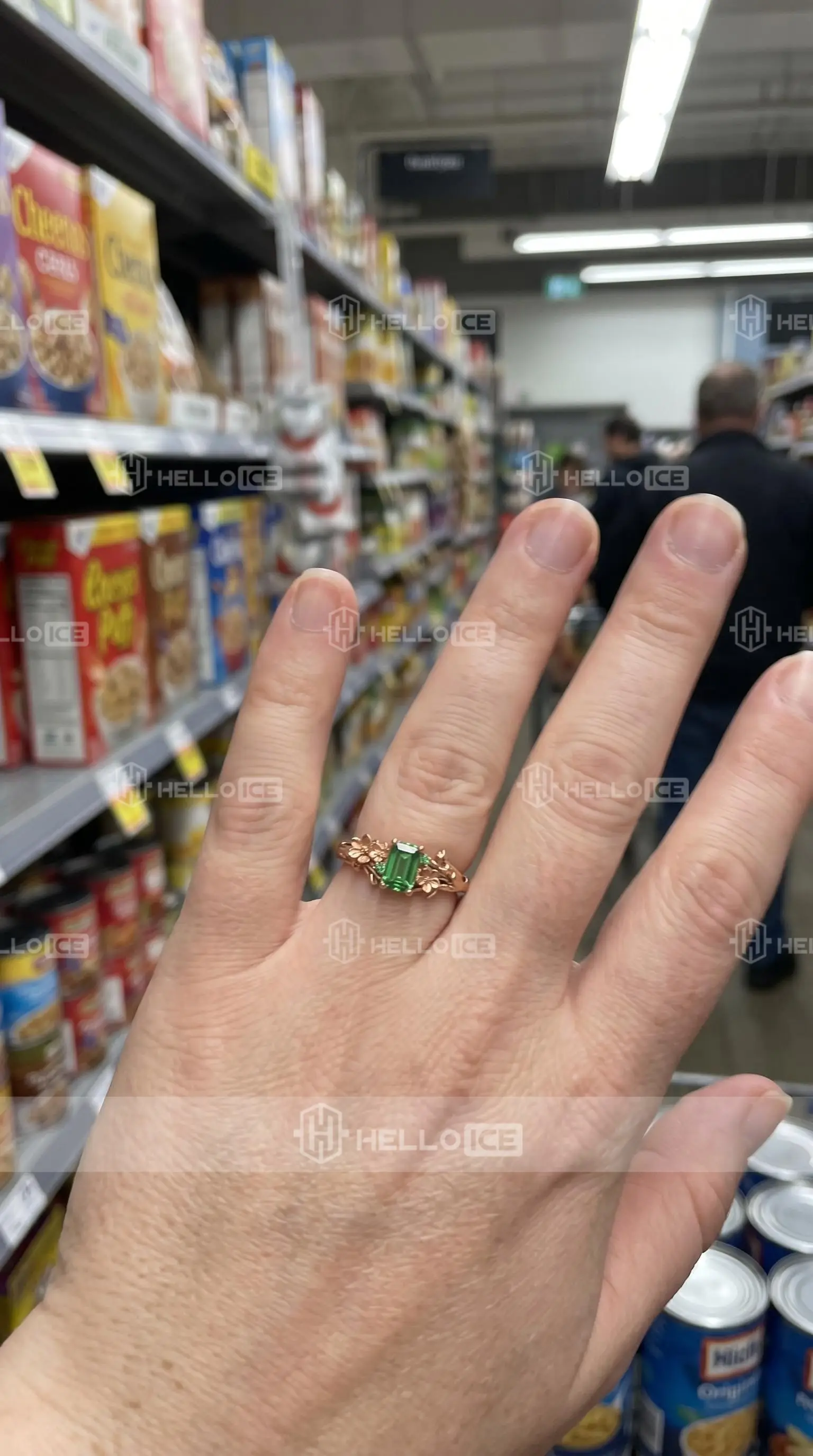 Helloice Review Image