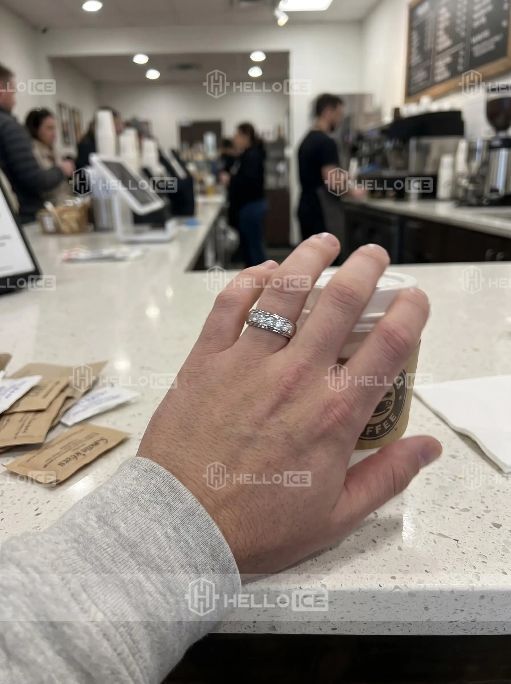 Helloice Review Image