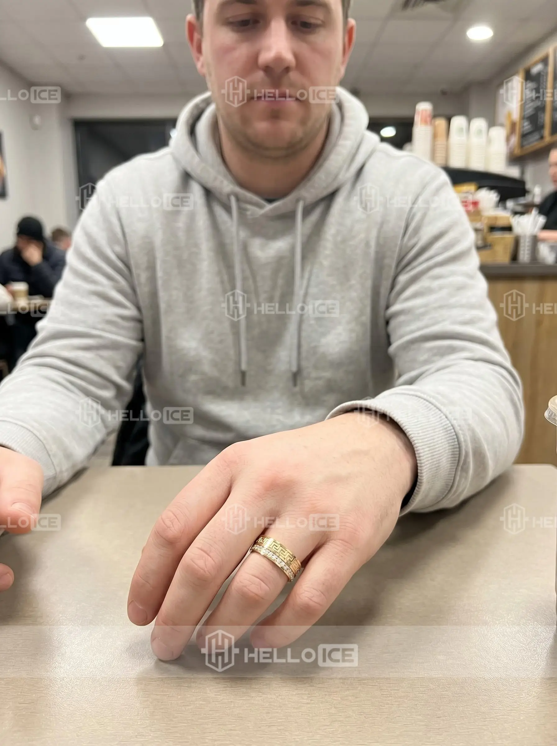 Helloice Review Image